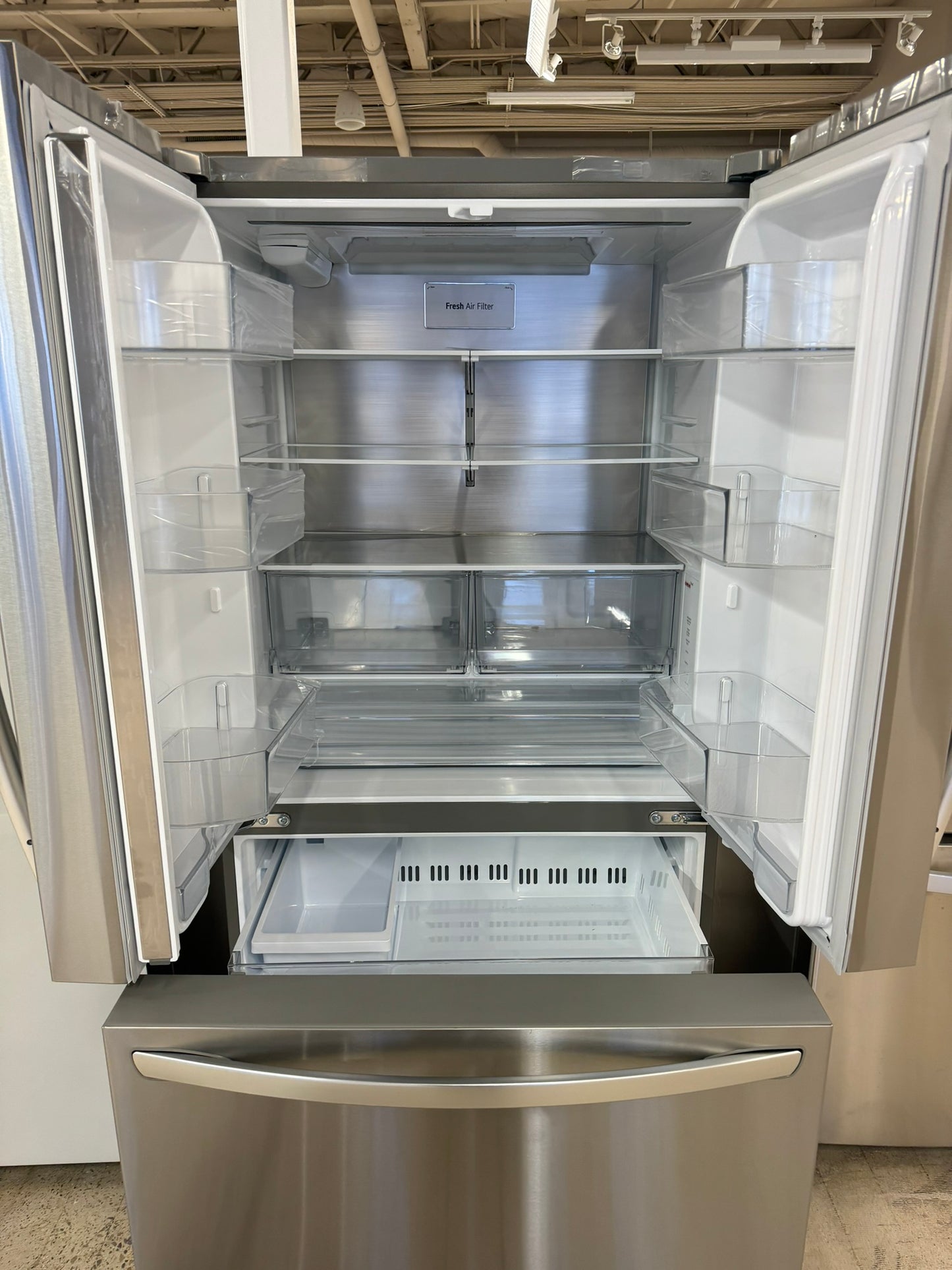 BRAND NEW COUNTER DEPTH SMART REFRIGERATOR MODEL: LRFLC2706S REF10019R