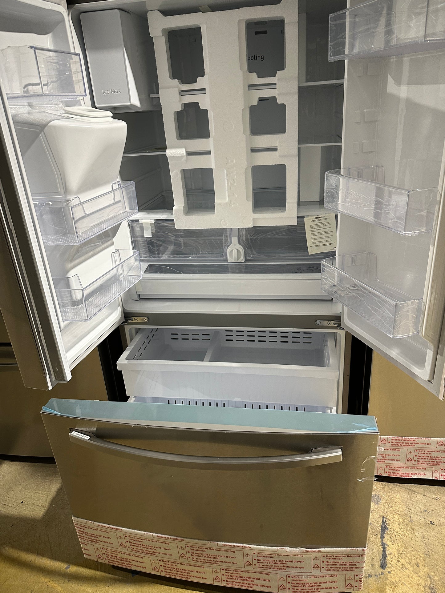 DISCOUNTED BRAND NEW SAMSUNG 3-DOOR REFRIGERATOR MODEL: RF27T5201SR/AA REF10007RS