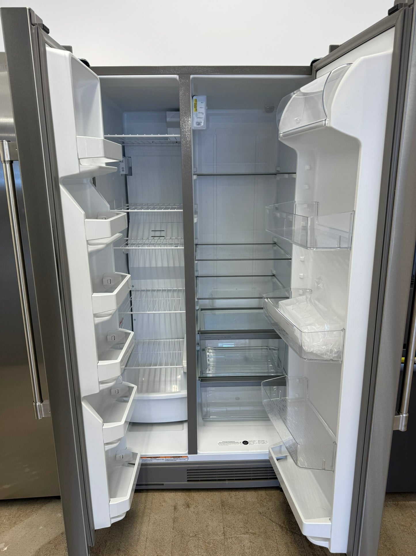 NEW MAYTAG SIDE-BY-SIDE REFRIGERATOR MODEL: MSS25N4MKZ REF10020R