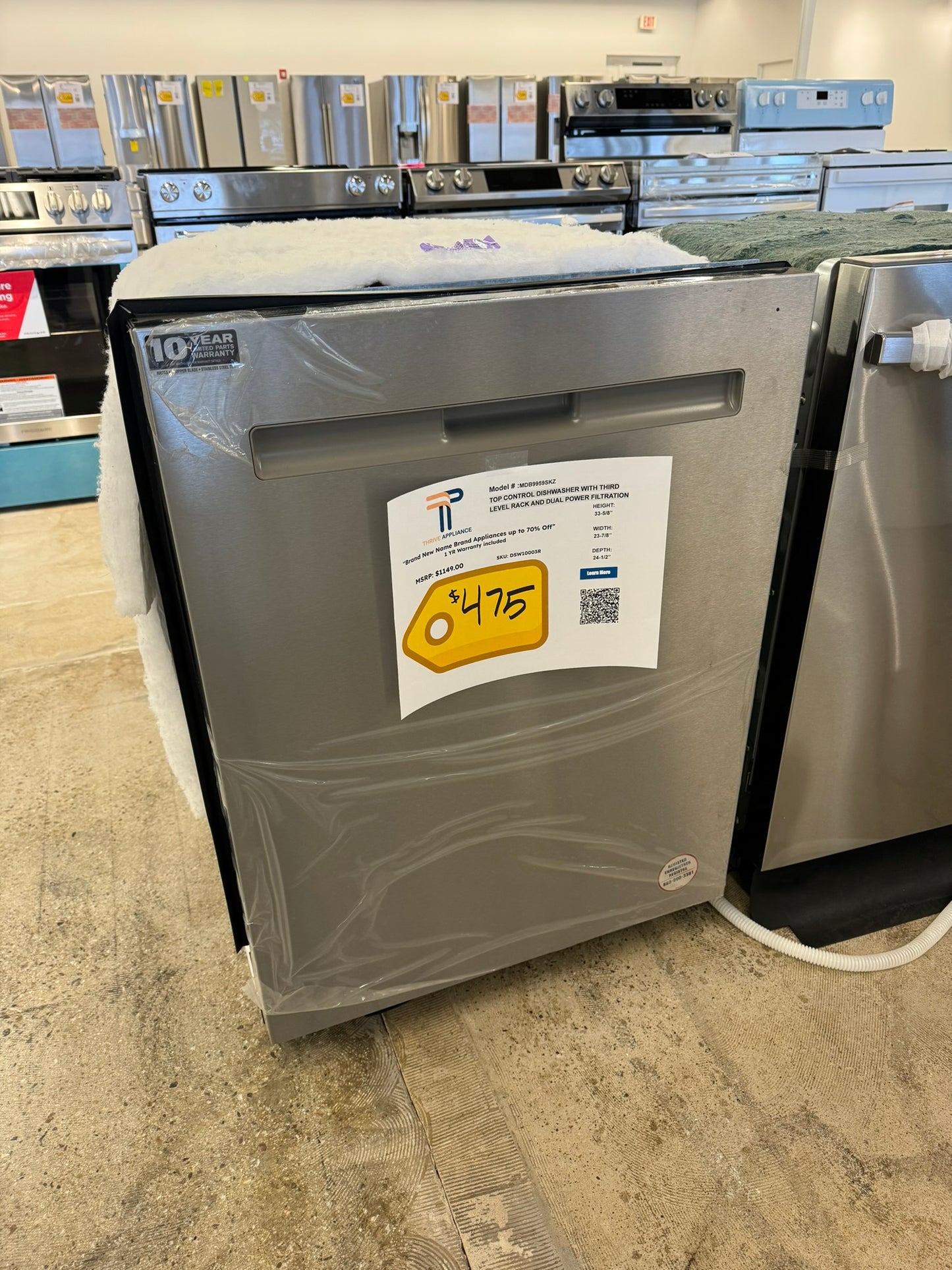 GORGEOUS NEW MAYTAG FRONT CONTROL DISHWASHER MODEL: MDB9959SKZ DSW10003R
