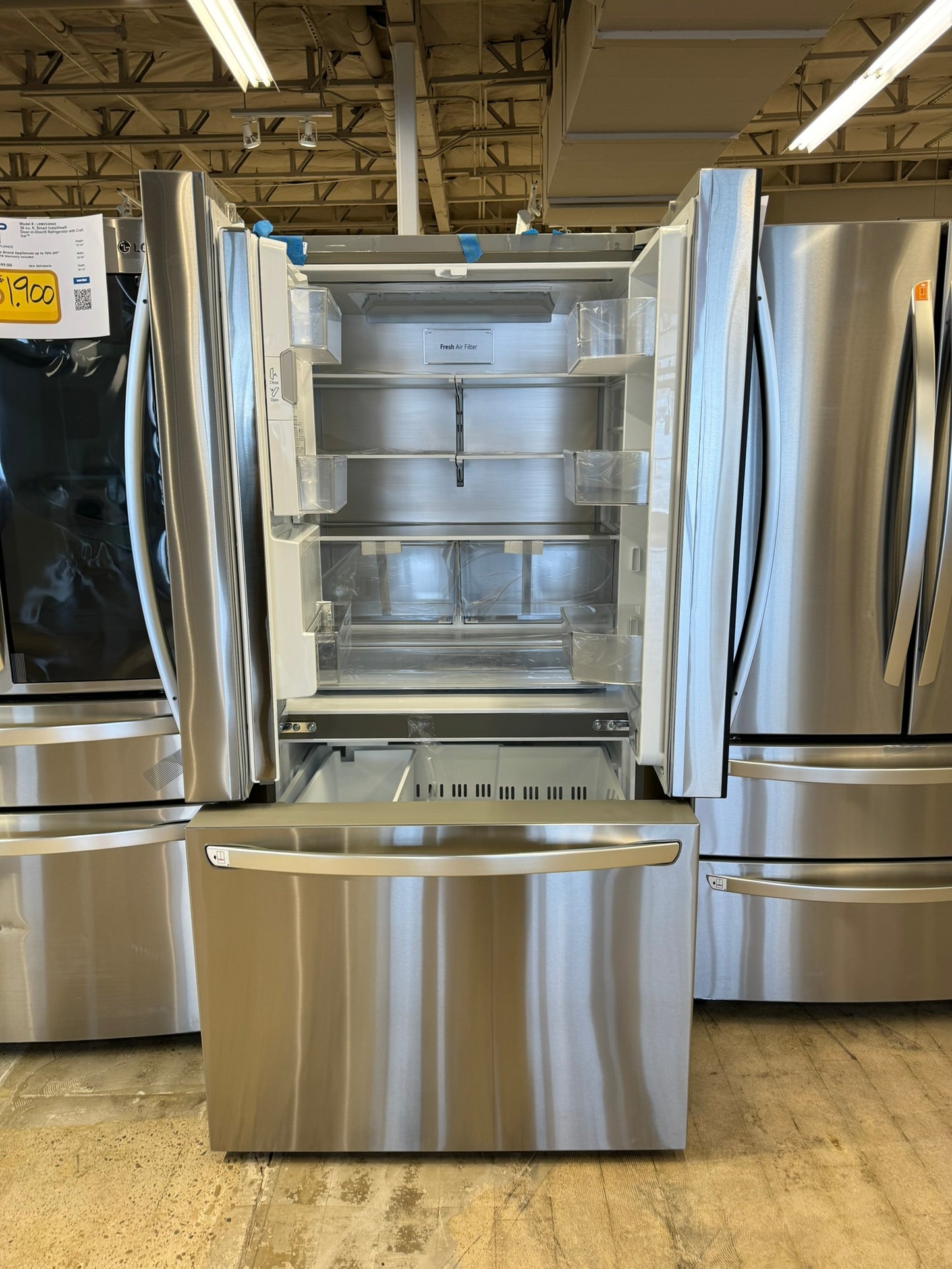 DISCOUNTED GREAT NEW COUNTER DEPTH SMART REFRIGERATOR MODEL: LRFOC2606S REF10065R
