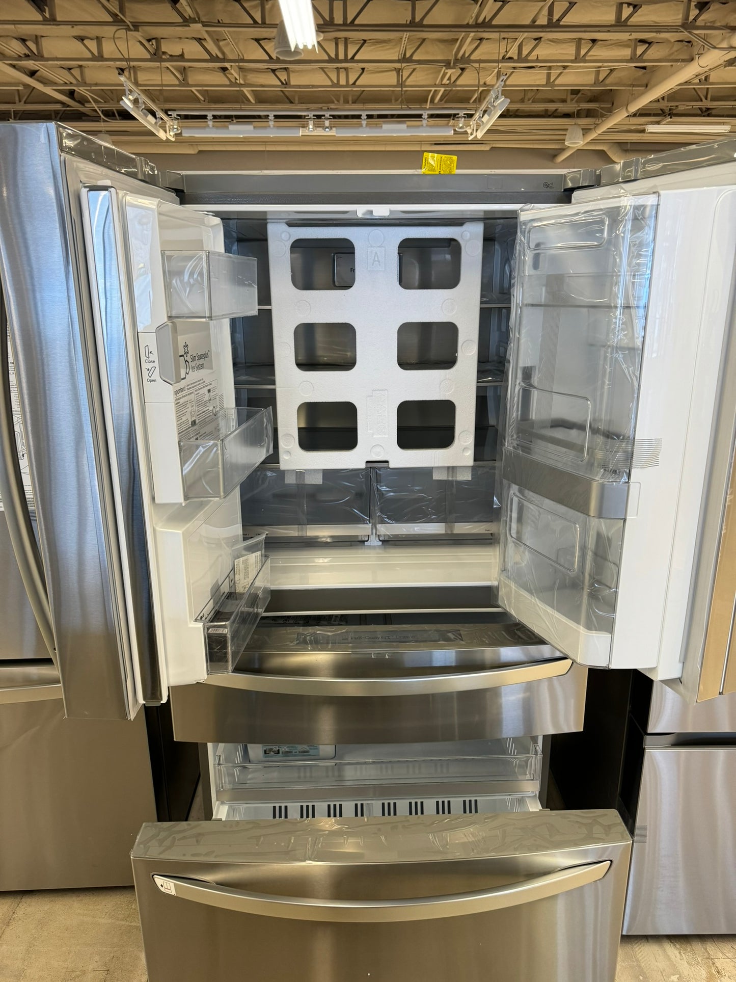 LG SMART REFRIGERATOR with CRAFT ICE MODEL: LRMDS3006S REF10063R