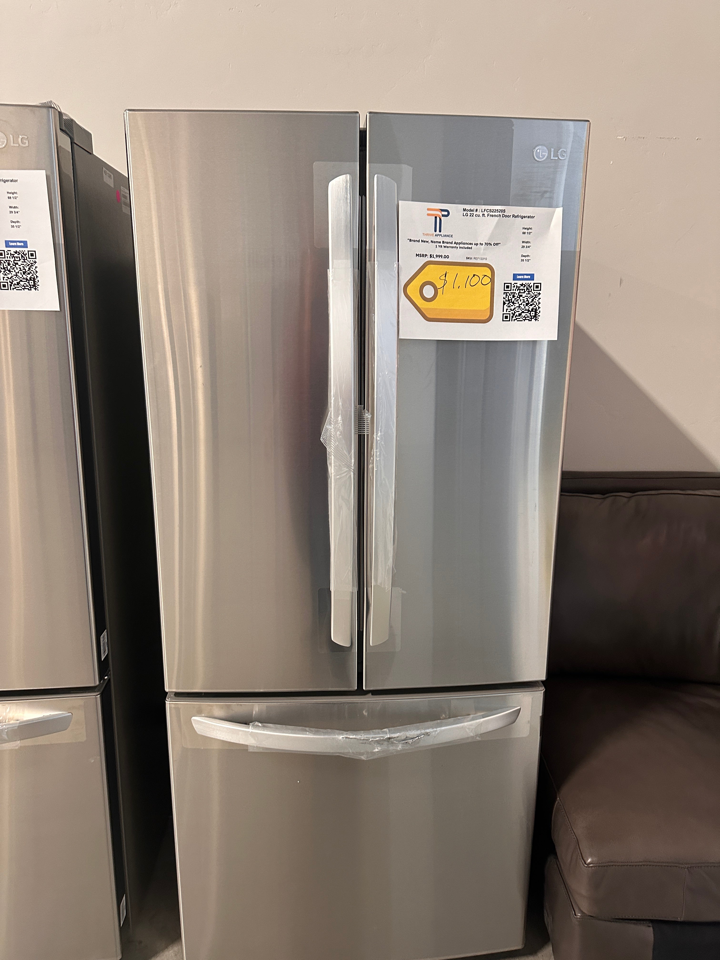 GREAT NEW LG REFRIGERATOR with SMART COOLING SYSTEM MODEL LFCS22520S