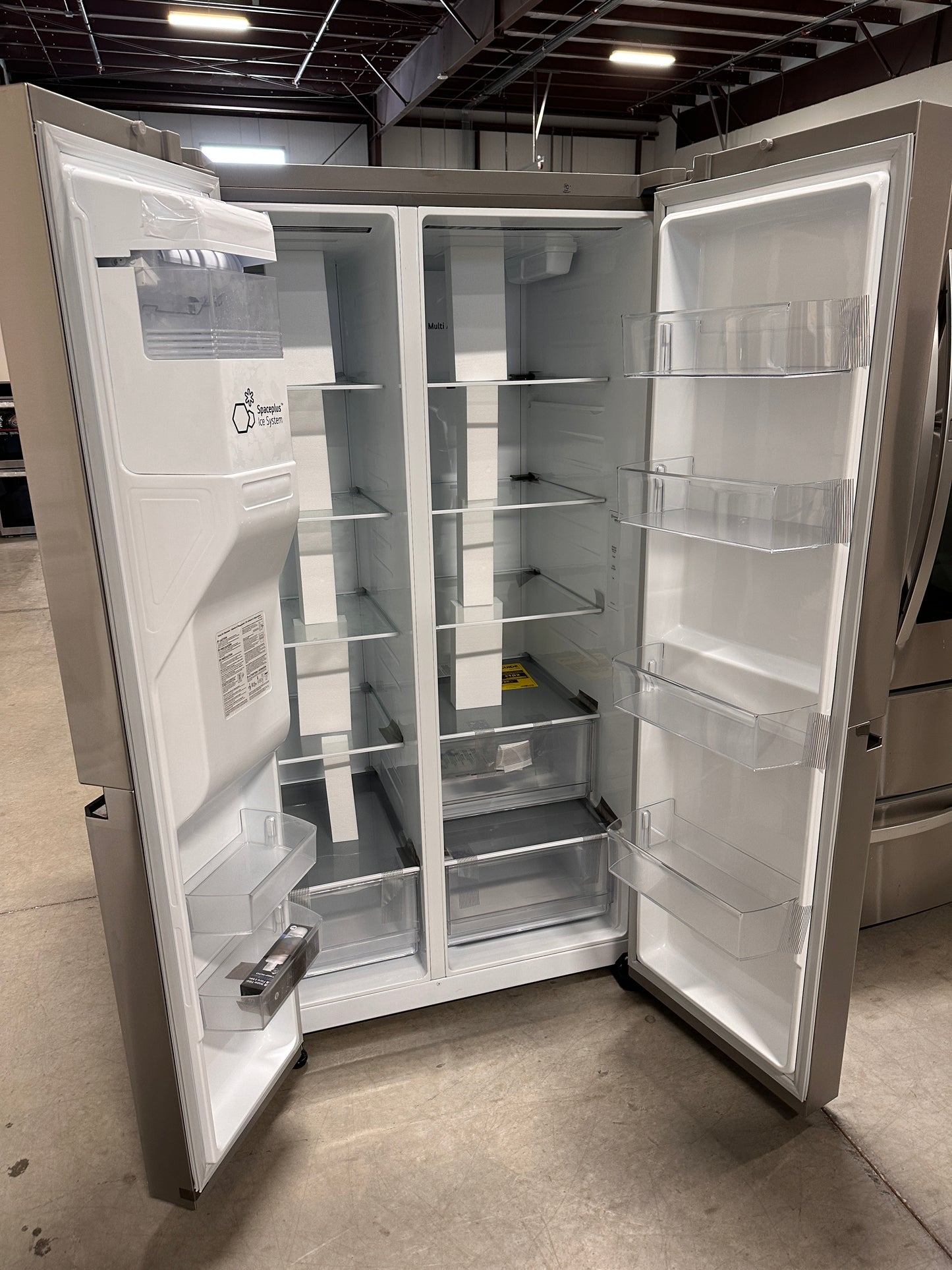GORGEOUS NEW SIDE BY SIDE REFRIGERATOR MODEL: LRSXS2706S REF13318