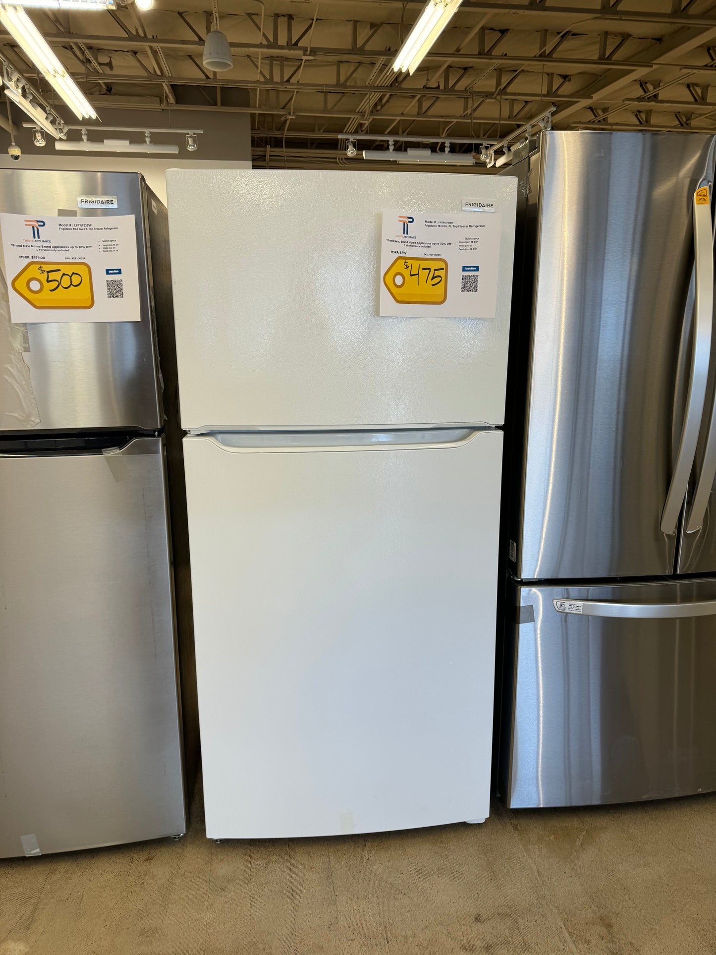 BRAND NEW TOP FREEZER REFRIGERATOR MODEL: FFTR1814WW REF10040R