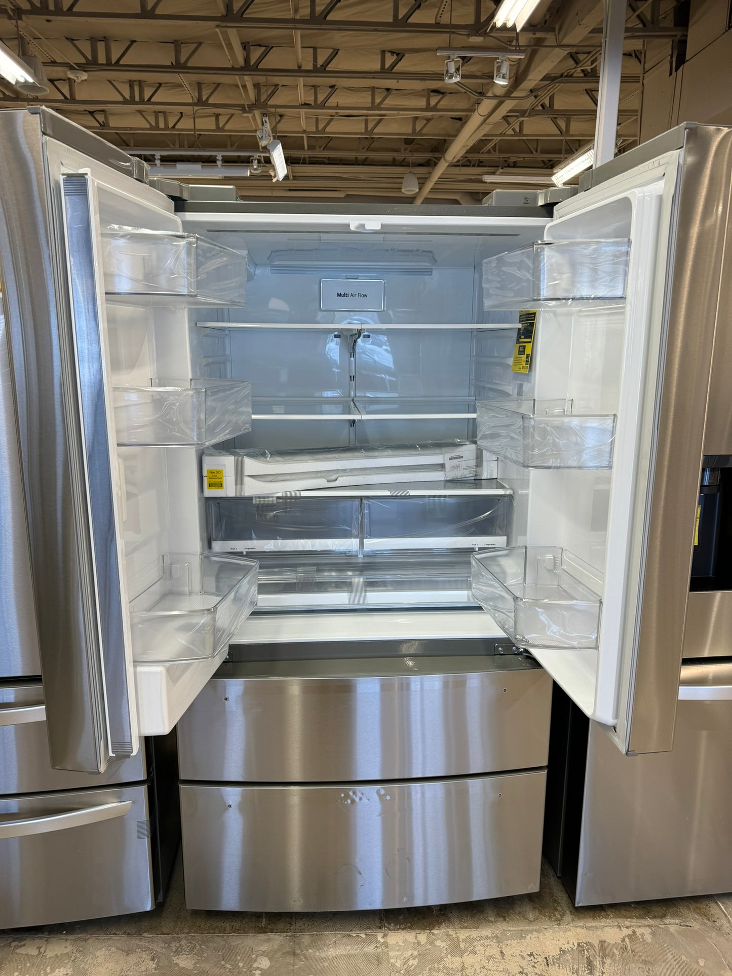 REDUCED PRICE BRAND NEW LG FRENCH DOOR REFRIGERATOR MODEL: LRMWS2906S REF10110R
