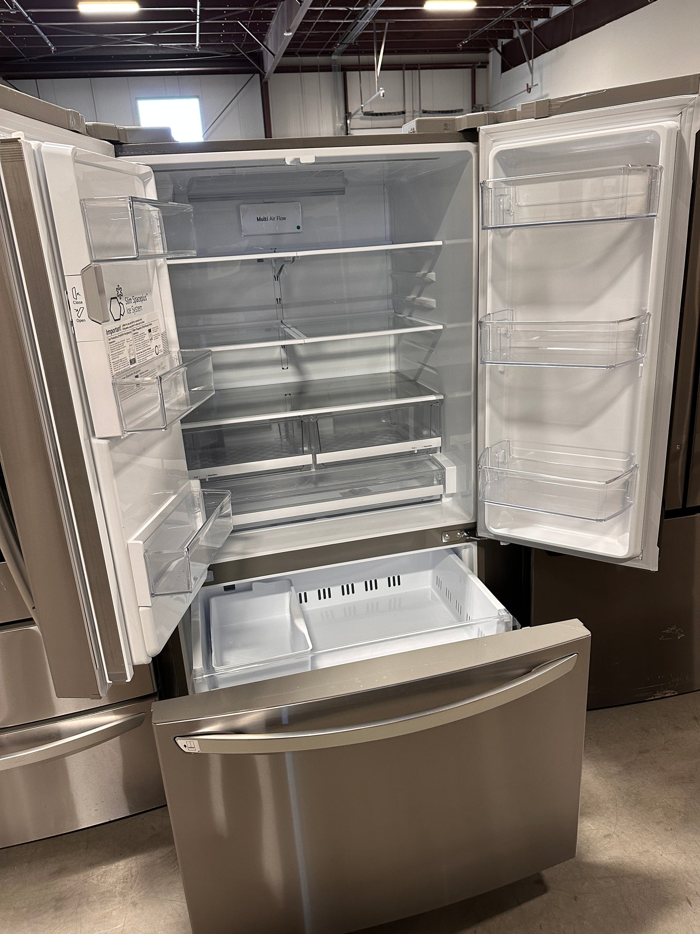 GREAT NEW LG FRENCH DOOR SMART REFRIGERATOR MODEL: LRFS28XBS REF13334