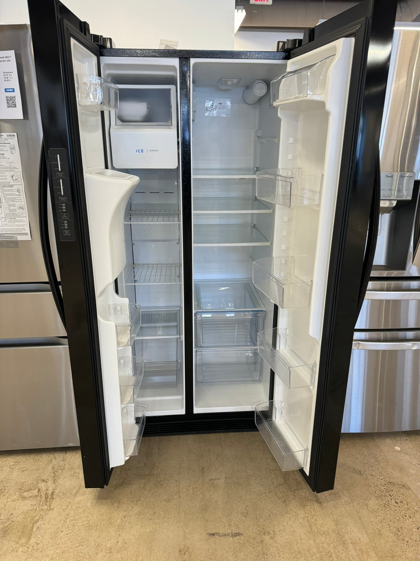 NEW FRIGIDAIRE SIDE BY SIDE BLACK REFRIGERATOR MODEL: FRSS2323AB REF10083R