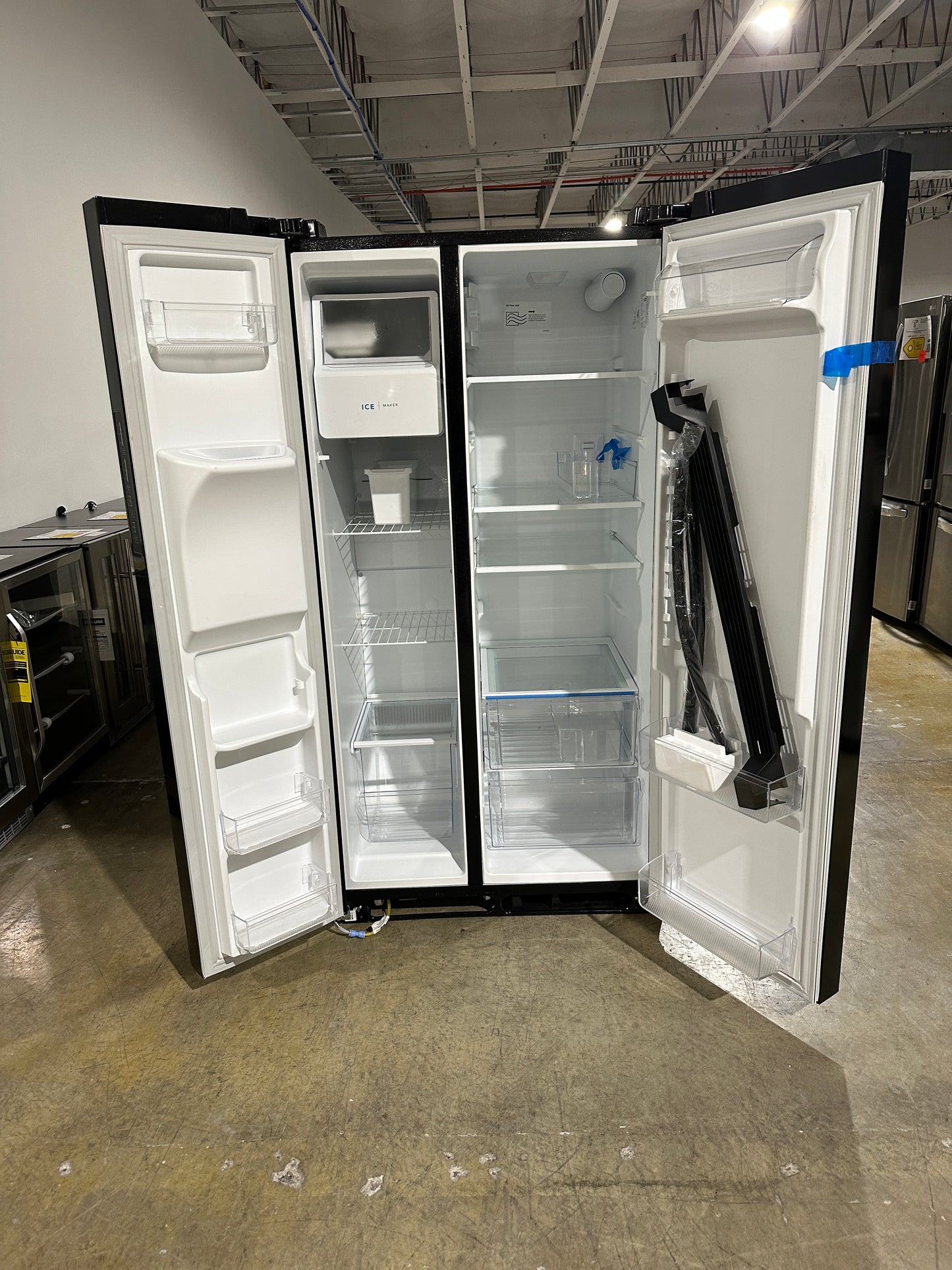 Frigidaire - 25.6 Cu. Ft. Side-by-Side Refrigerator - Black MODEL: FRSS2623ABE REF13769S