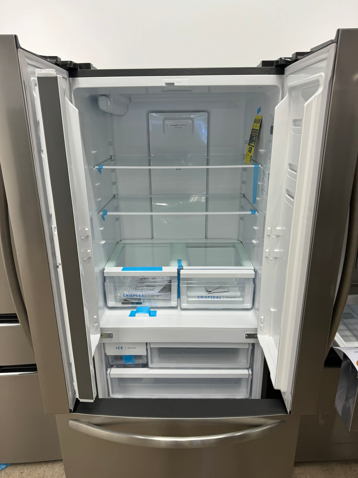 GORGEOUS NEW COUNTER DEPTH STAINLESS STEEL REFRIGERATOR MODEL: FRFG1723AV REF10135R