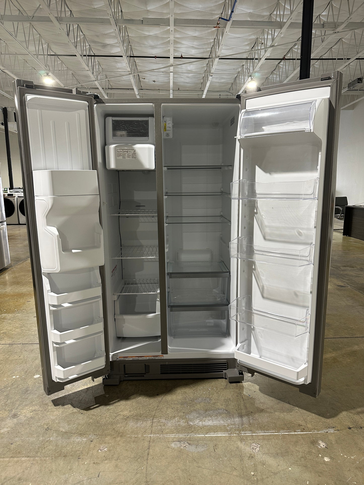 LOW PRICE! Whirlpool Side-by-Side Refrigerator MODEL: WRS315SDHZ REF13823S