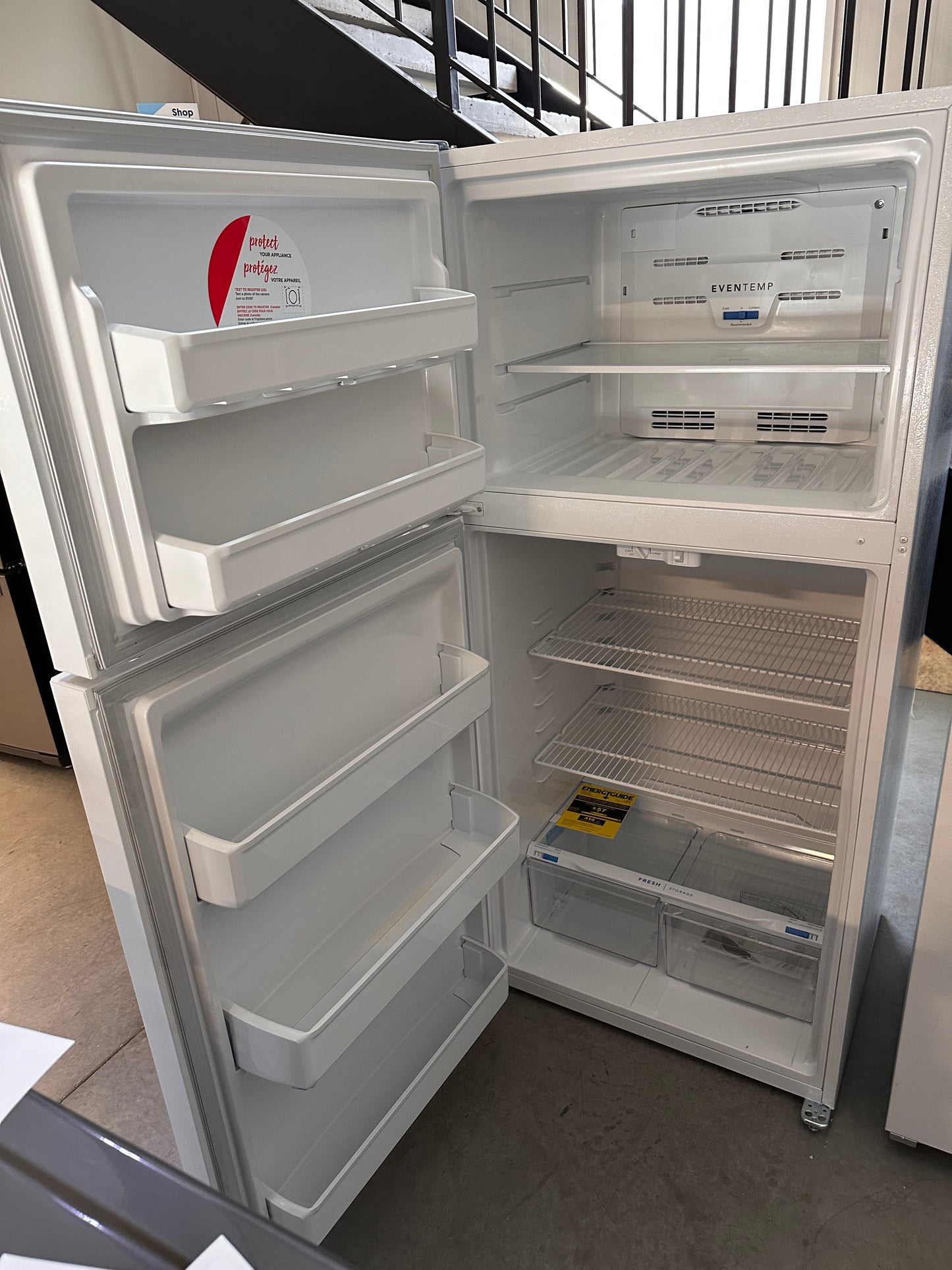 BRAND NEW FRIGIDAIRE TOP-FREEZER REFRIGERATOR MODEL: FRTD2021AW REF13368