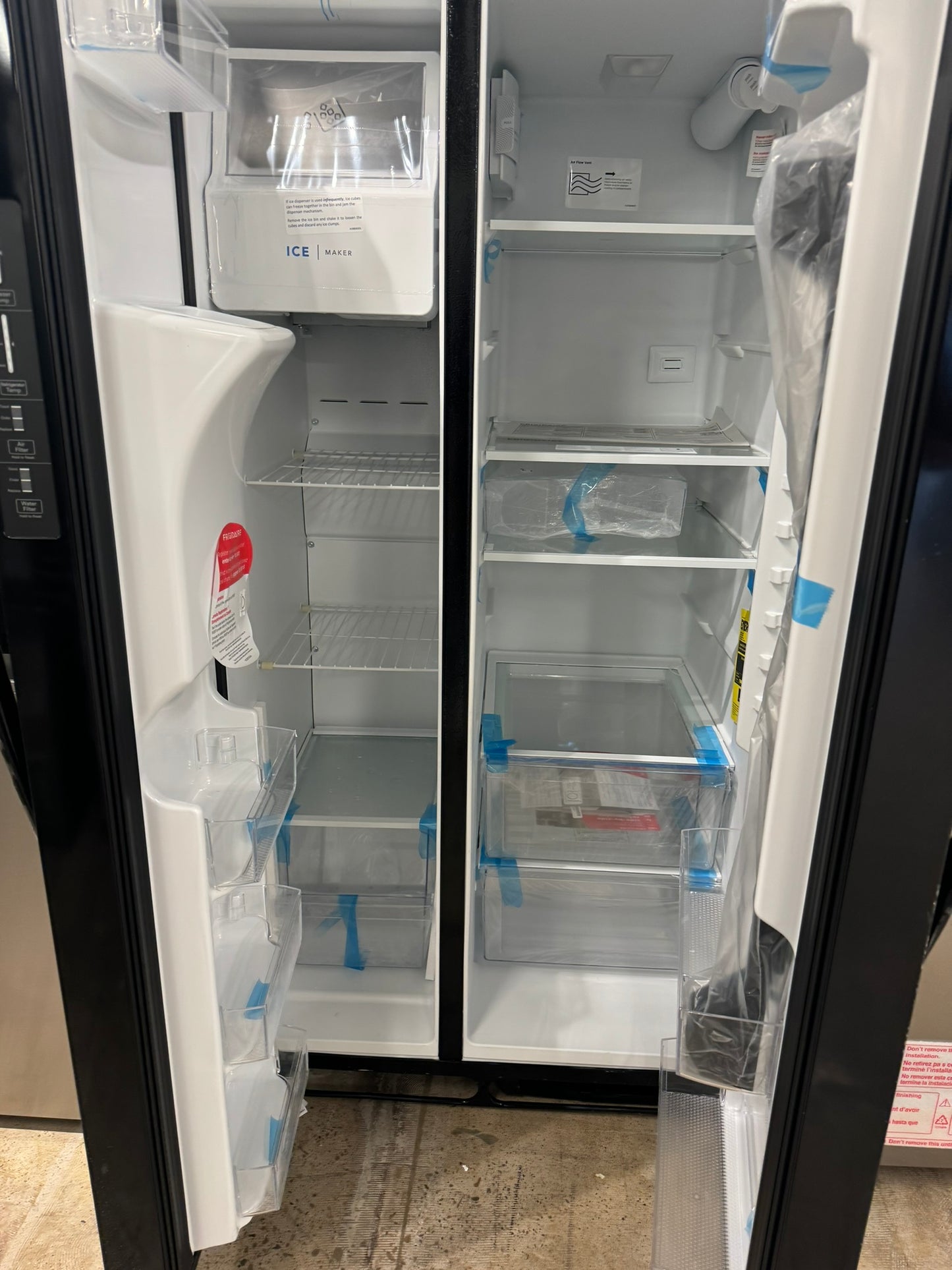 GREAT NEW FRIGIDAIRE BLACK SIDE BY SIDE REFRIGERATOR MODEL: FRSS2623AB REF10160R