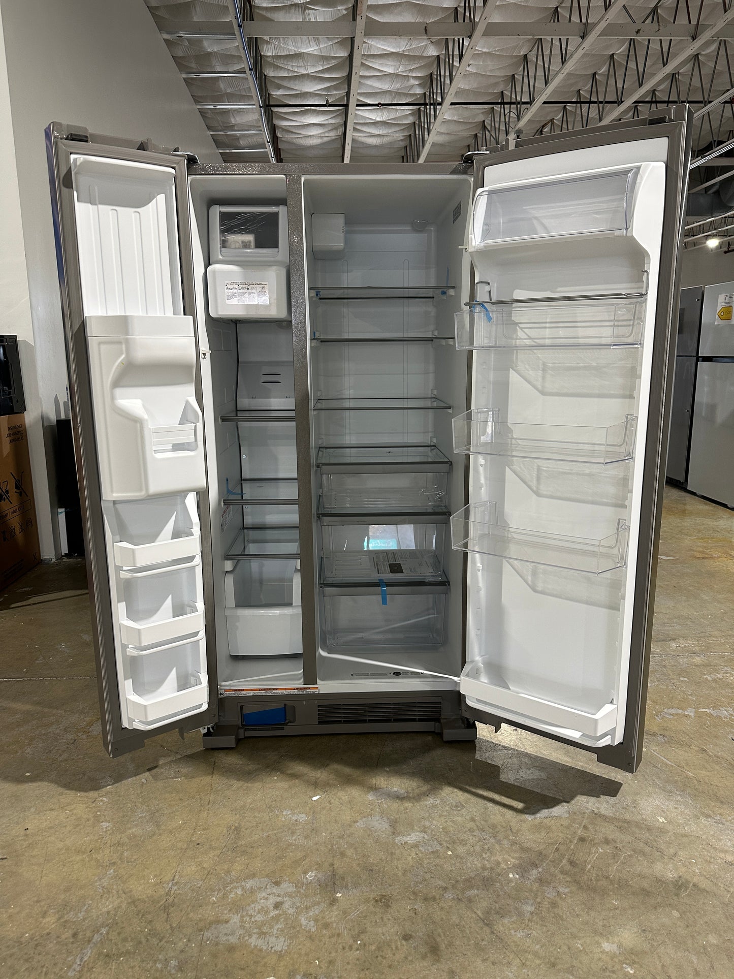 NEW! Whirlpool 33-inch Wide Side-by-Side Refrigerator MODEL: WRS321SDHZ REF13833S