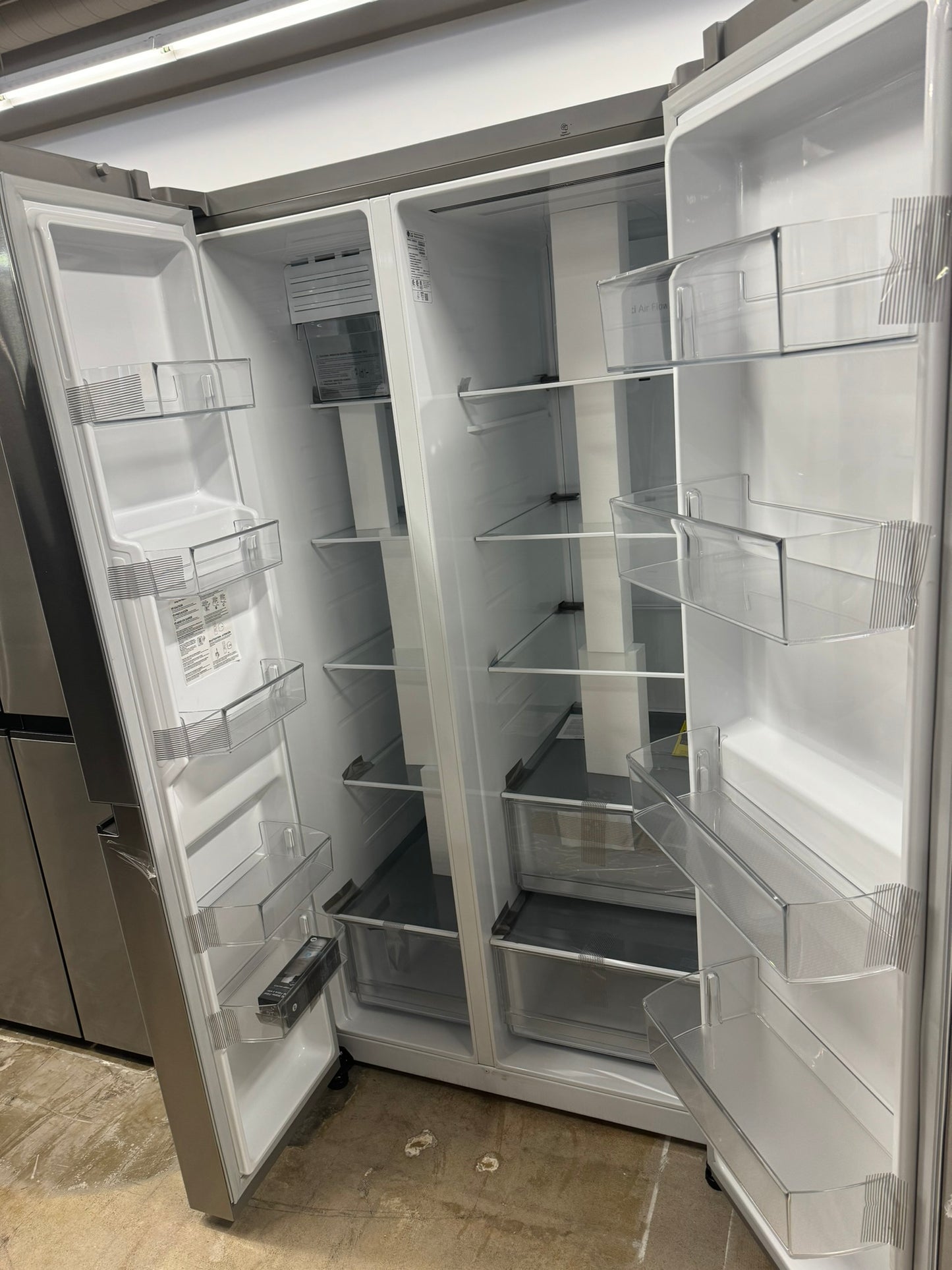 BRAND NEW LG SIDE BY SIDE STAINLESS STEL REFRIGERATOR MODEL: LRSWS2806S REF10189Rs