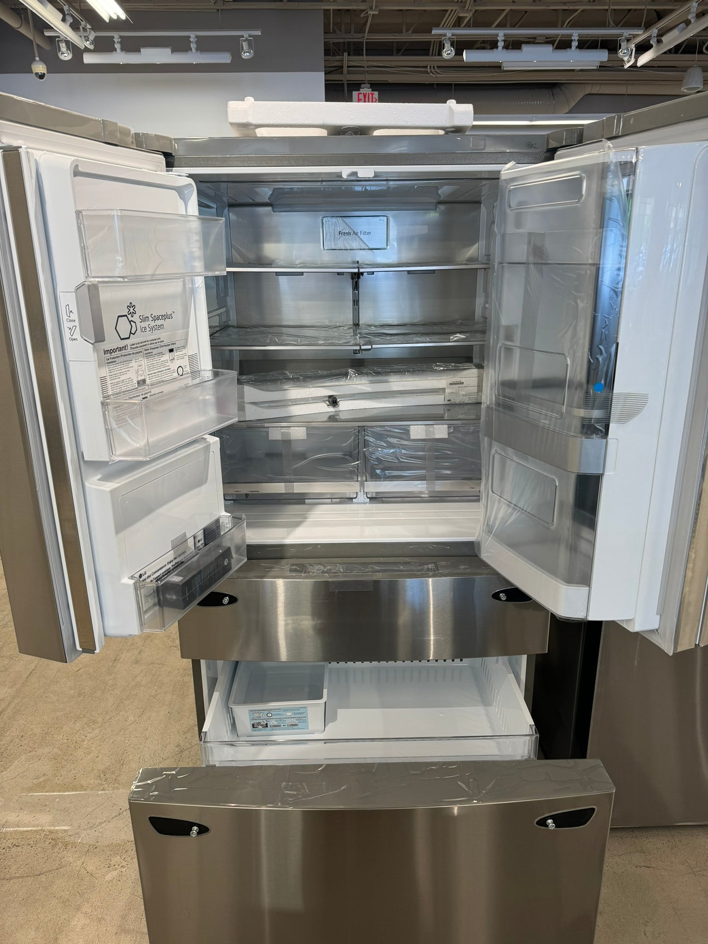 CRAFT ICE MAKING LG FRENCH DOOR SMART REFRIGERATOR MODEL: LRMVS3006S REF10213RS