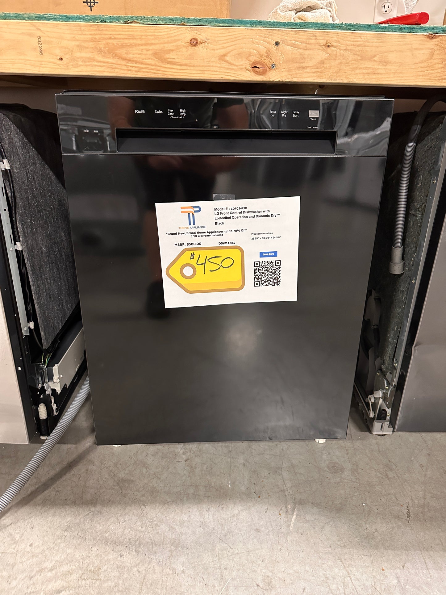 DISHWASHER LG BLACK FRONT CONTROL DISHWASHER MODEL: LDFC2423B DSW11681