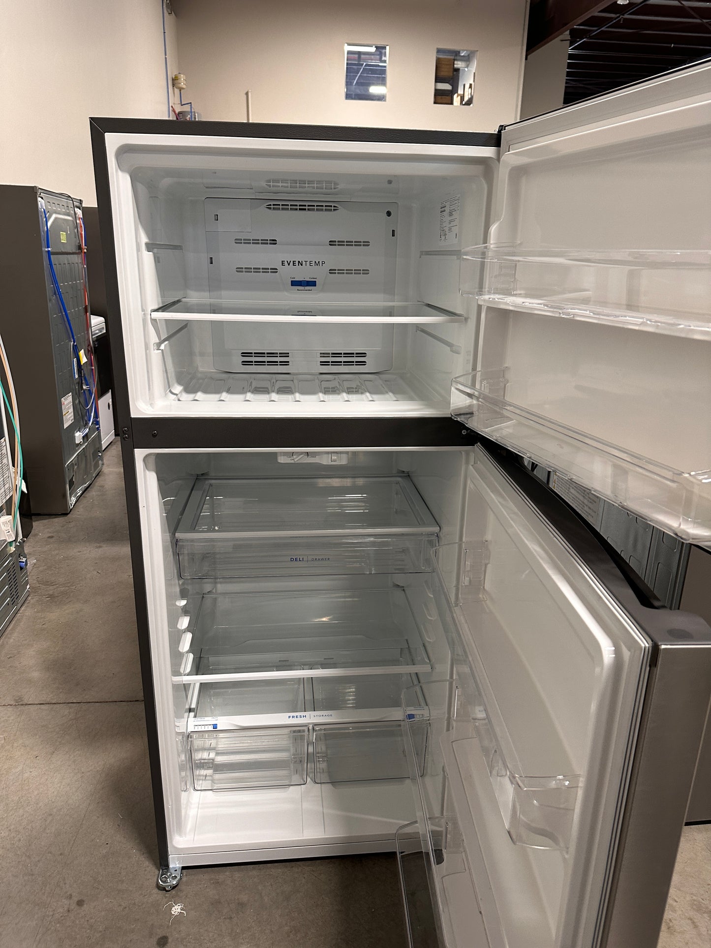 GARAGE READY FRIGIDAIRE TOP FREEZER REFRIGERATOR MODEL: LFTR2045VF REF13440
