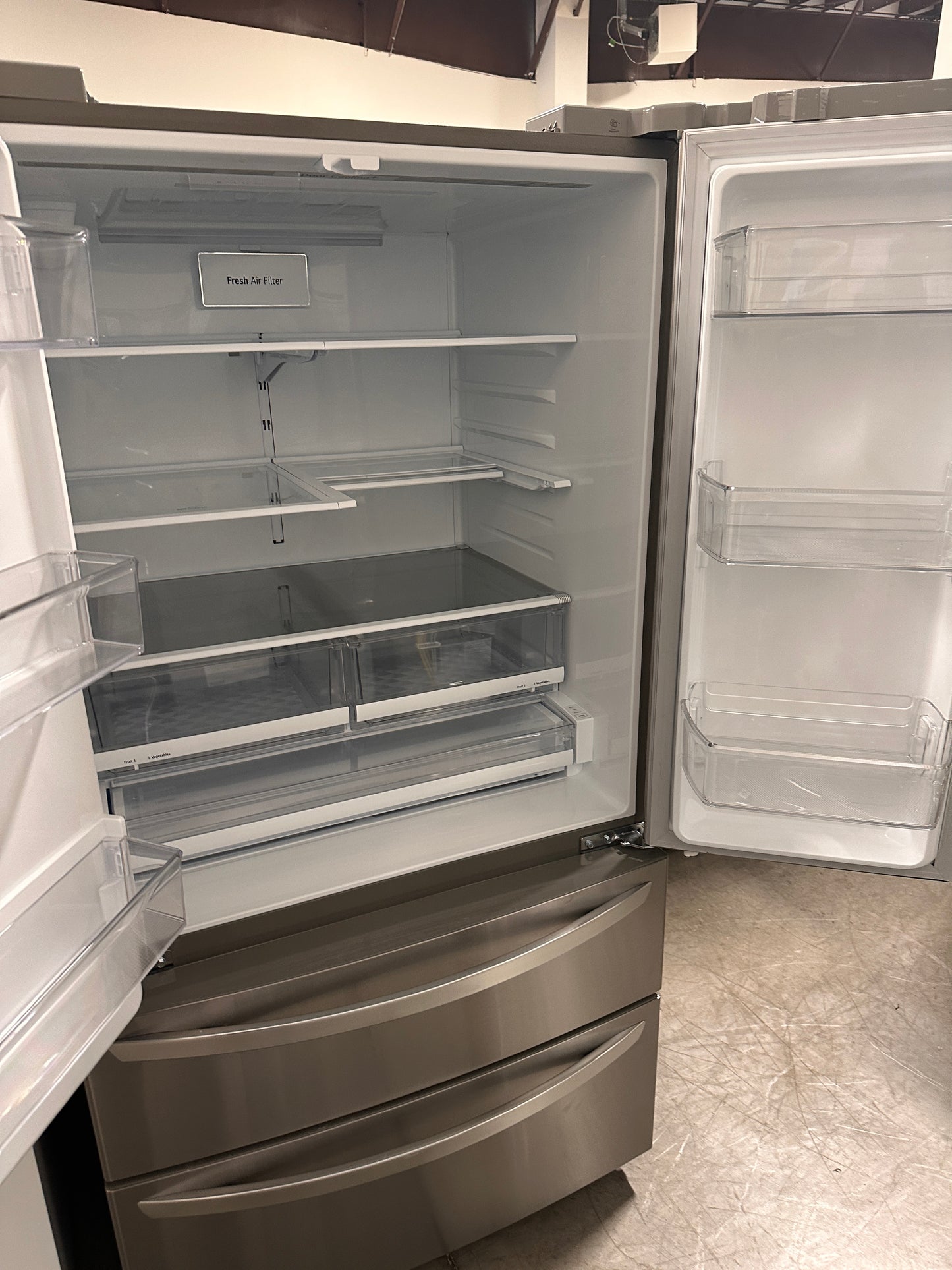 French Door Smart Refrigerator with Full-Convert Drawer - MODEL: LRMXS2806S REF13424
