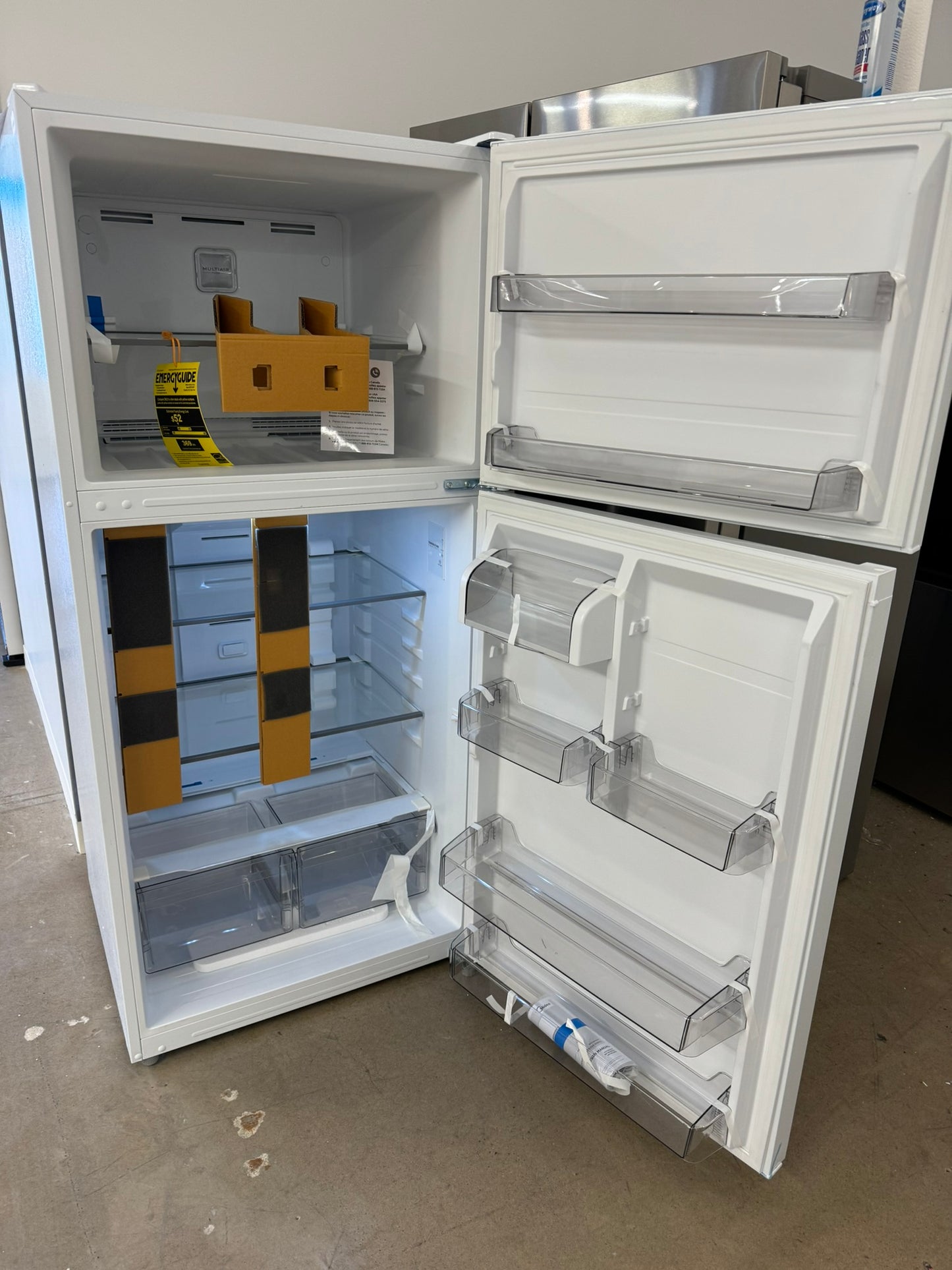 GREAT GARAGE READY MIDEA TOP FREEZER REFRIGERATOR MODEL: MRT18D3BWW REF10286R