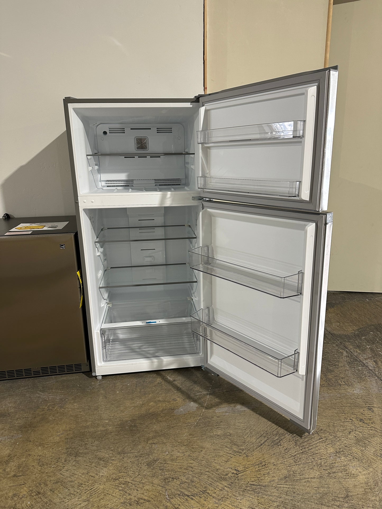 GREAT NEW MIDEA TOP-FREEZER REFRIGERATOR MODEL: MRT14D2BST REF13763S