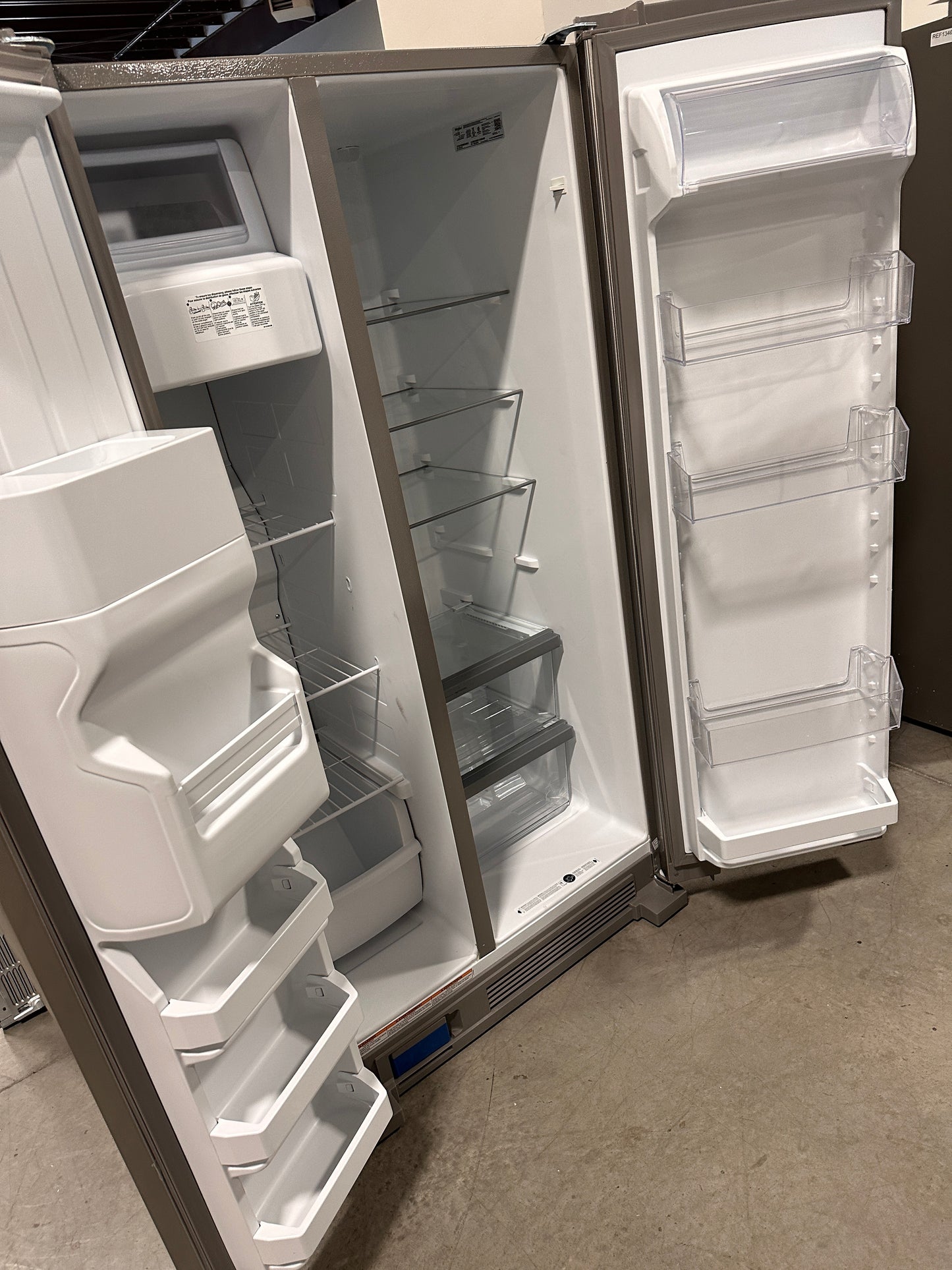 GREAT NEW WHIRLPOOL SIDE-BY-SIDE REFRIGERATOR MODEL: WRS315SDHZ REF13483