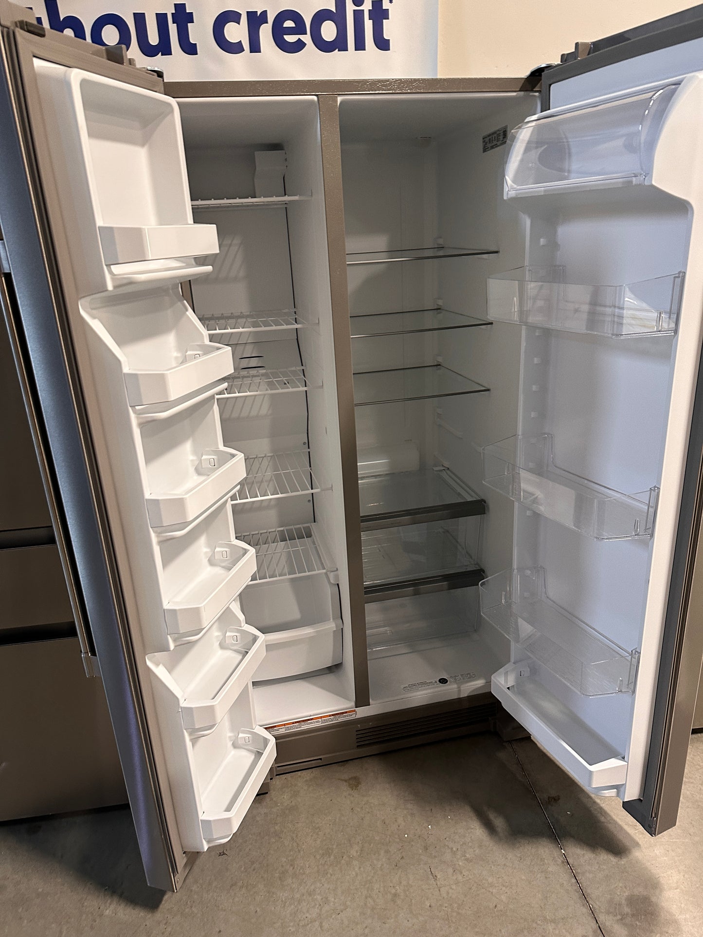 GREAT NEW SIDE BY SIDE MAYTAG REFRIGERATOR MODEL: MSS25N4MKZ REF13482