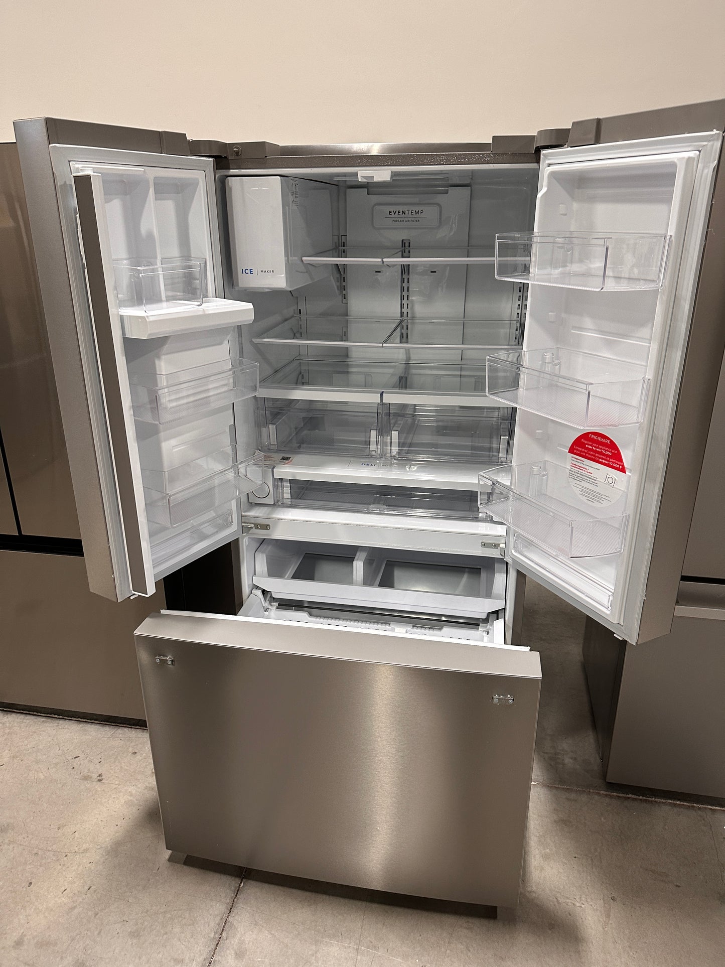 GREAT NEW SAMSUNG REFRIGERATOR with FRENCH DOORS MODEL: RF30BB6600QL REF13511