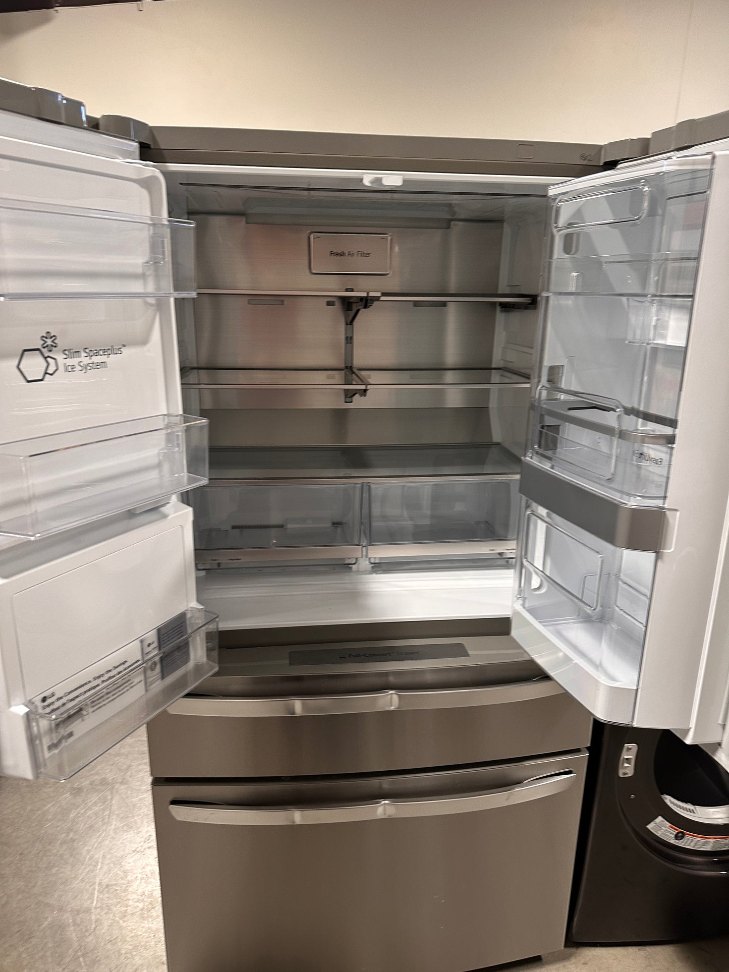 GREAT NEW LG FRENCH DOOR COUNTER DEPTH REFRIGERATOR MODEL: LRMDC2306S REF13519