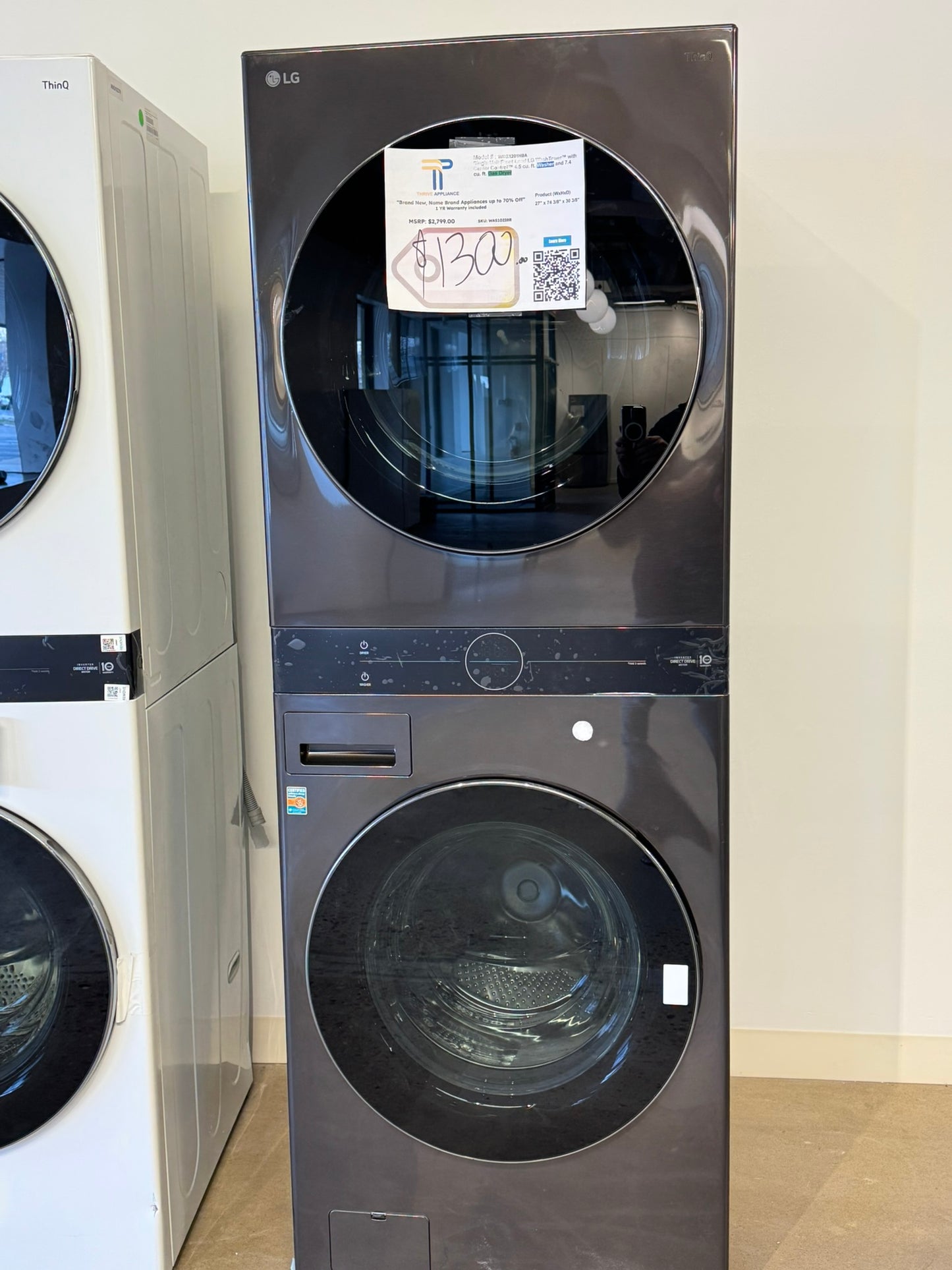 GREAT NEW LG WASHTOWER with CENTER CONTROL - GAS DRYER - MODEL: WKGX201HBA WAS10228R