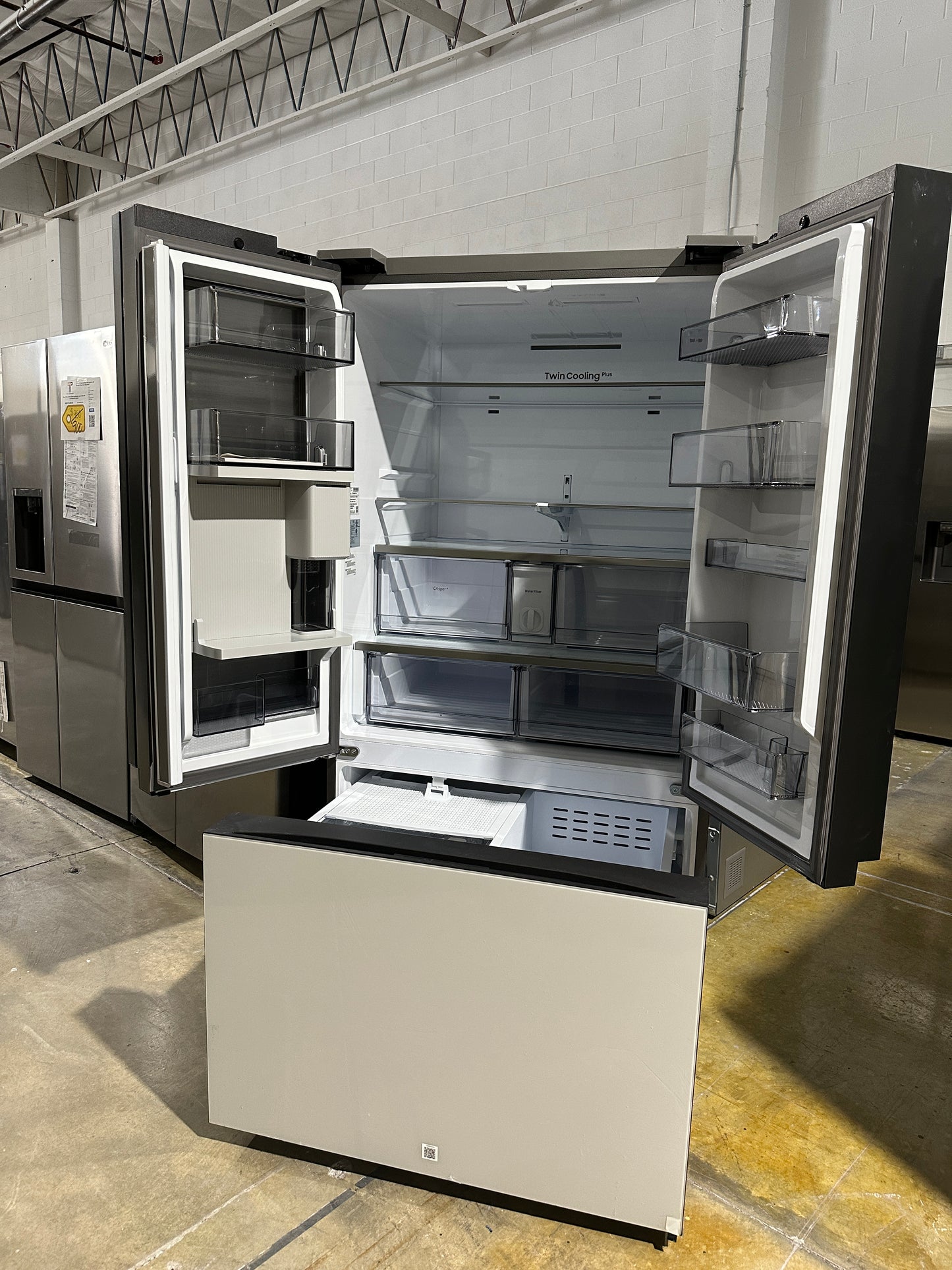 NEW! Samsung Bespoke 3-Door French Door Refrigerator with Beverage Center MODEL: RF30BB660012 REF13929S