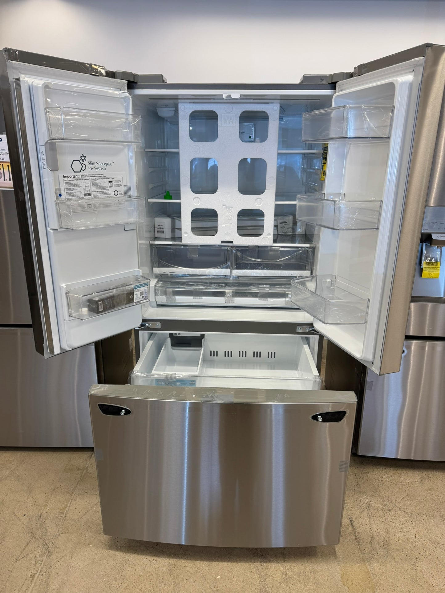 BRAND NEW STANDARD DEPTH LG FRENCH DOOR FRIDGE MODEL: LHFS28XBS REF10357R