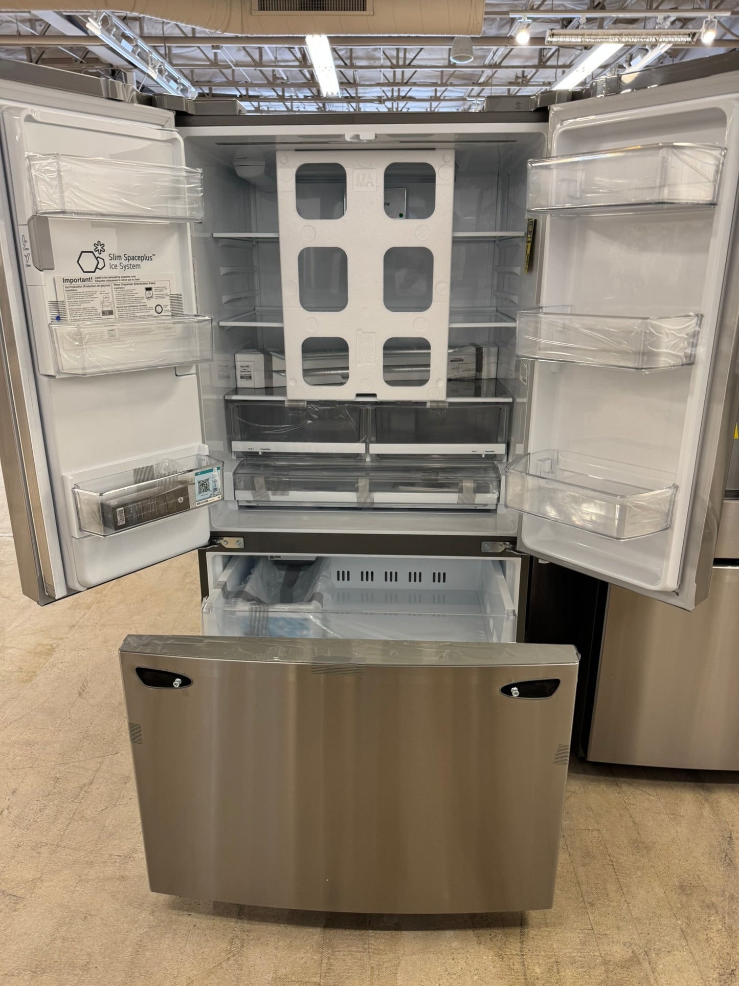 GORGEOUS NEW STANDARD DEPTH REFRIGERATOR MODEL: LHFS28XBS REF10358R