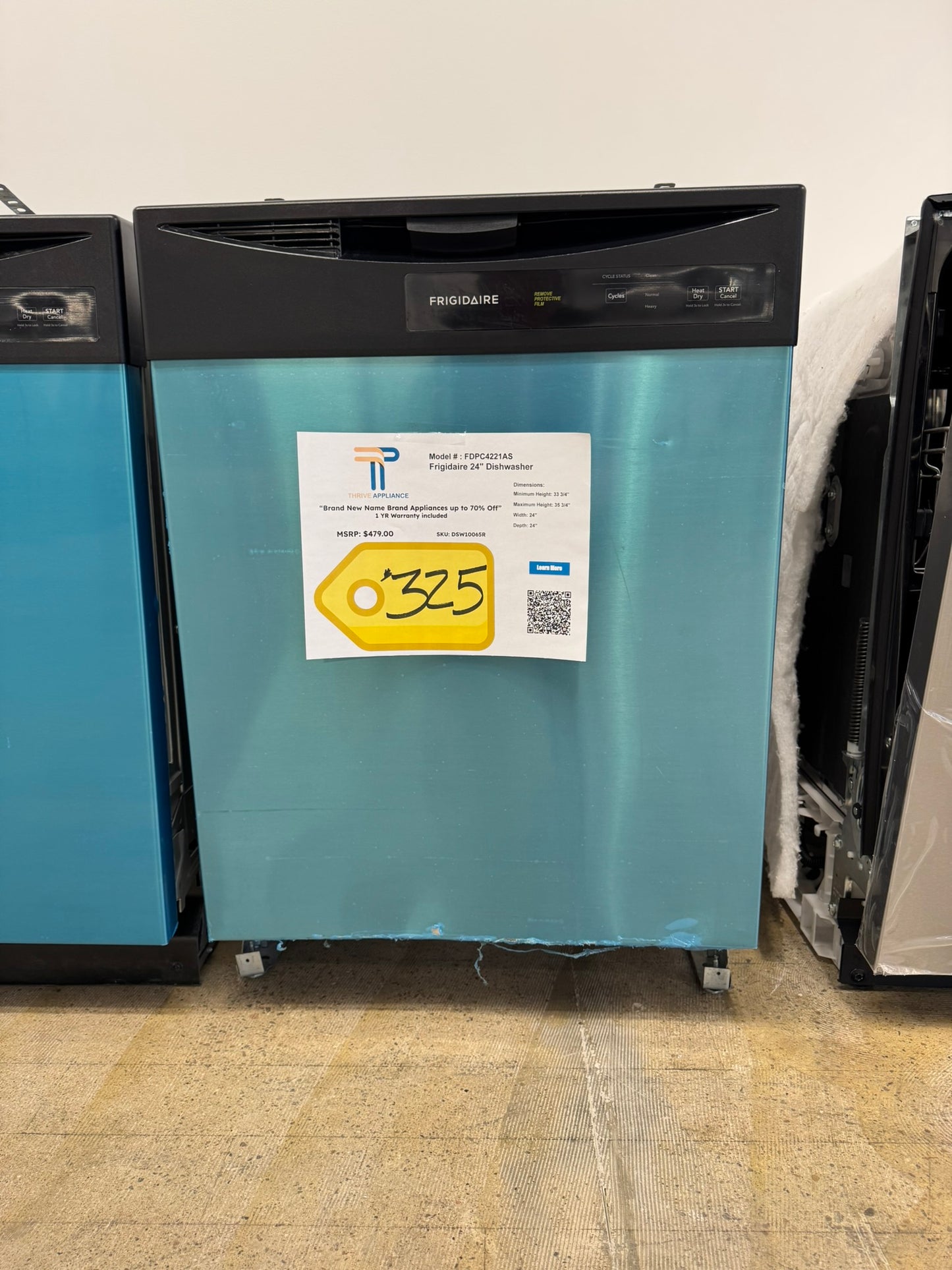 BRAND NEW! Frigidaire Built-in Dishwasher MODEL: FDPC4221AS DSW10065R