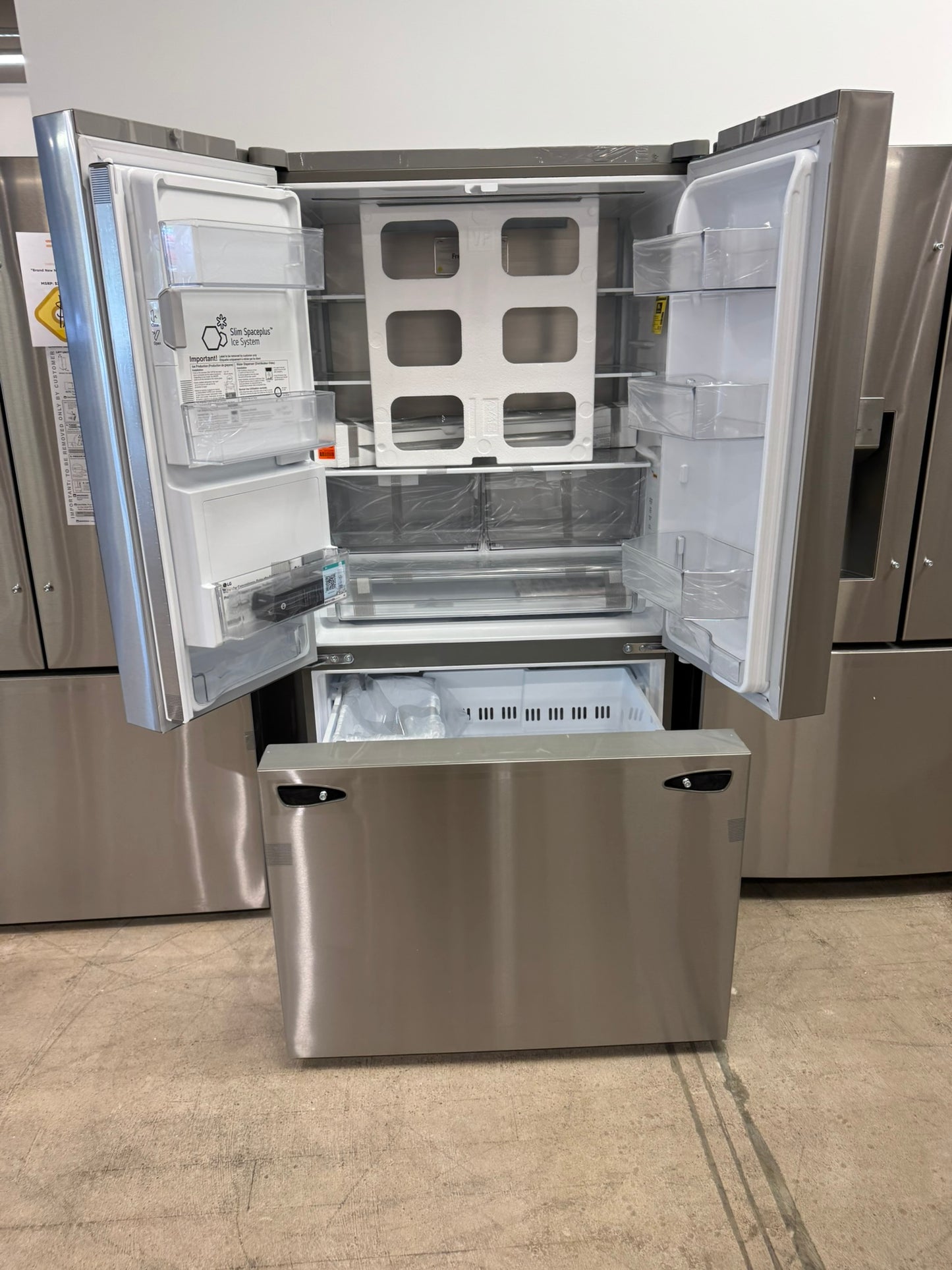 NEW! LG Counter-Depth MAX French Door Refrigerator MODEL: LRFXC2606S REF10372R