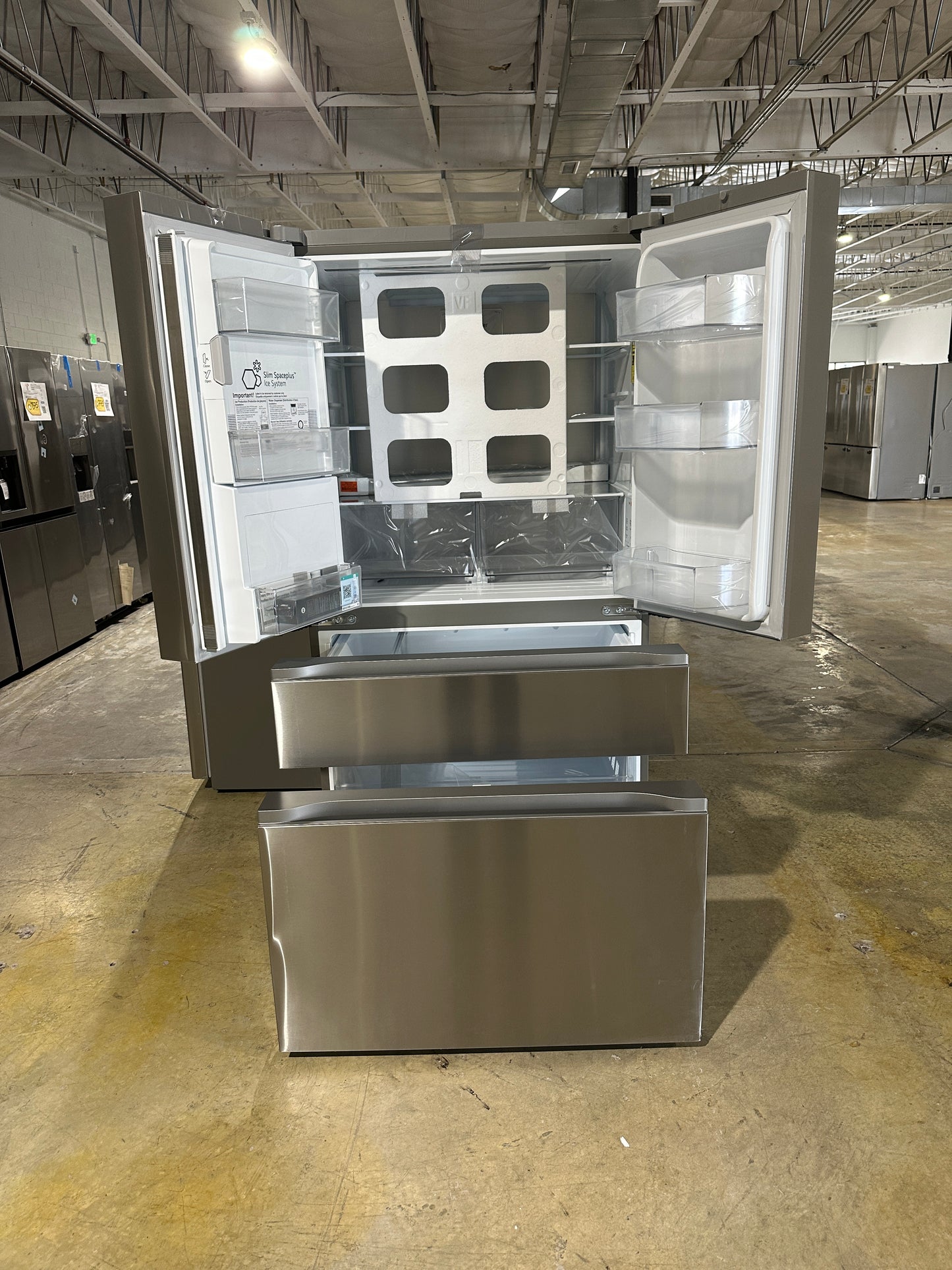 BRAND NEW LG FRENCH DOOR SMART REFRIGERATOR MODEL: LF29H8330S REF13967S