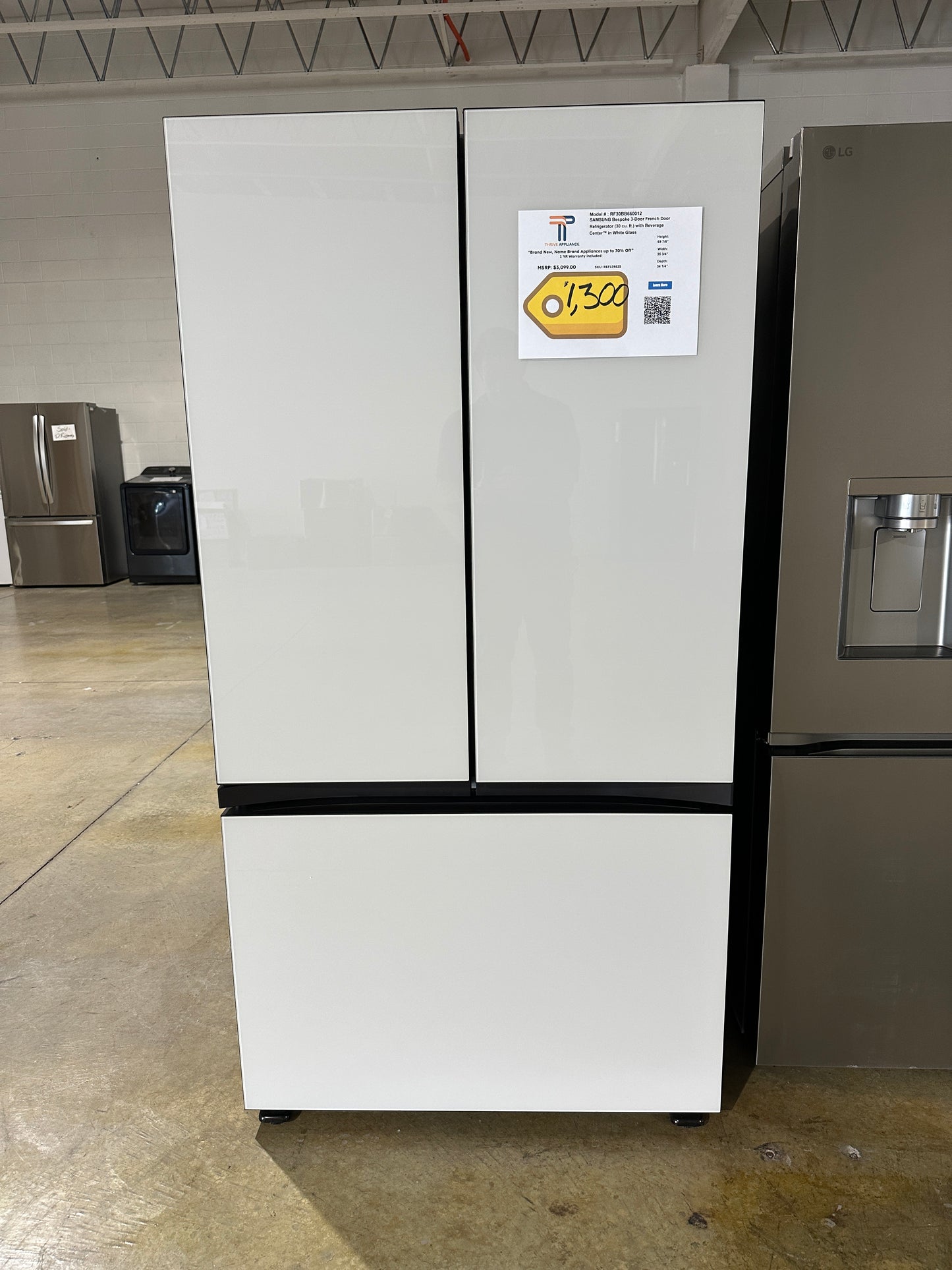 NEW SAMSUNG BESPOKE REFRIGERATOR with BEVERAGE CENTER MODEL: RF30BB660012 REF13982S