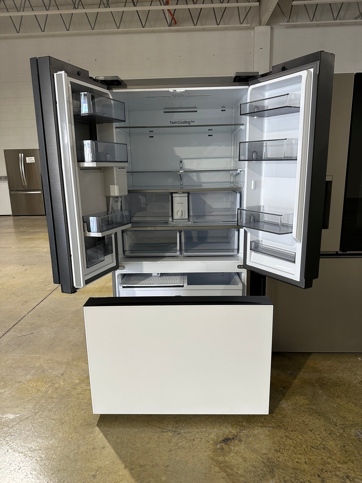 NEW SAMSUNG BESPOKE REFRIGERATOR with BEVERAGE CENTER MODEL: RF30BB660012 REF13982S