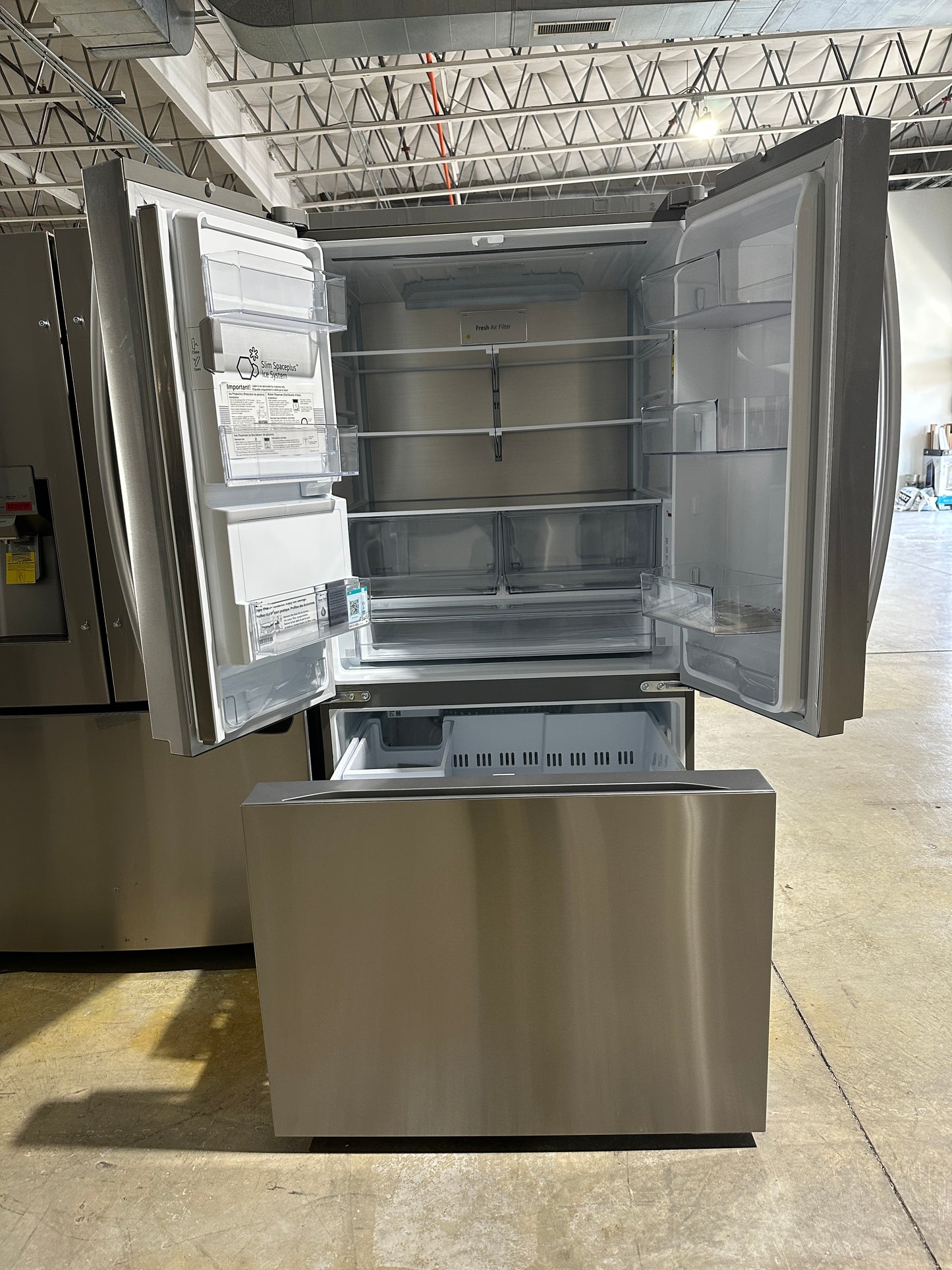 BRAND NEW CRAFT ICE MAKING LG REFRIGERATOR MODEL: LL31H6530S/00 REF13977S