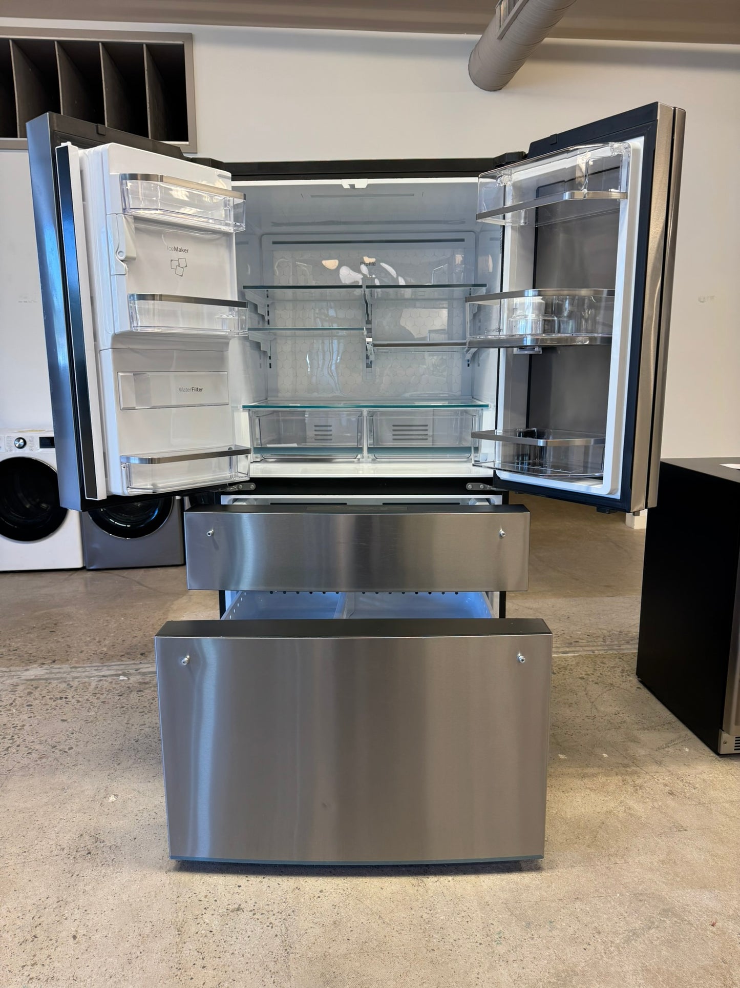 GE Profile 27.9 Cu. Ft. Smart 4-Door French Door Refrigerator with Door In Door MODEL: PVD28BYNFS REF10425R
