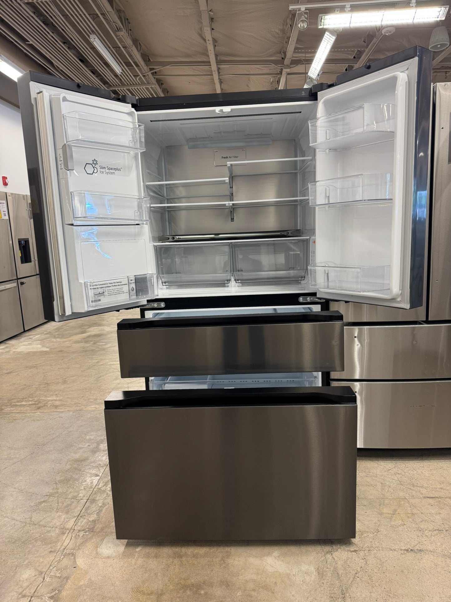 BRAND NEW! LG 28.6 Cu Ft French Door Refrigerator MODEL: LF29H8330D REF13964S