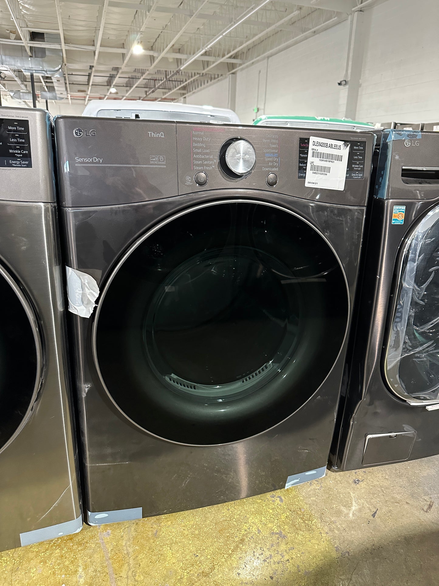 Dryer with Steam and Built-In Intelligence - Model:DLEX4200B DRY11322S