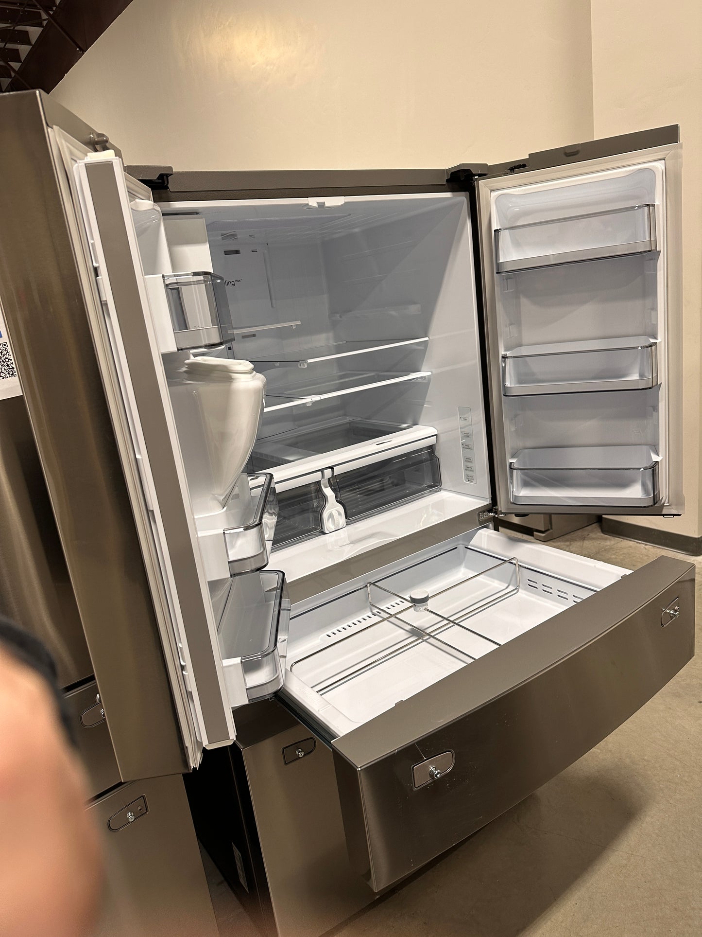 NEW! Samsung - 4-Door Refrigerator with FlexZone Drawer - MODEL: RF28R7201SR REF13704