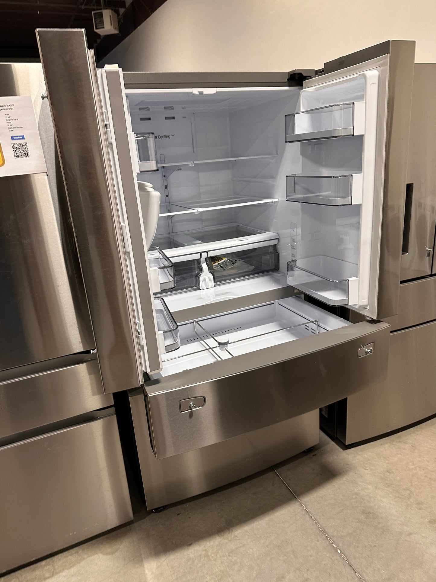 GREAT NEW SAMSUNG SMART REFRIGERATOR MODEL: RF28R7201SR REF13703