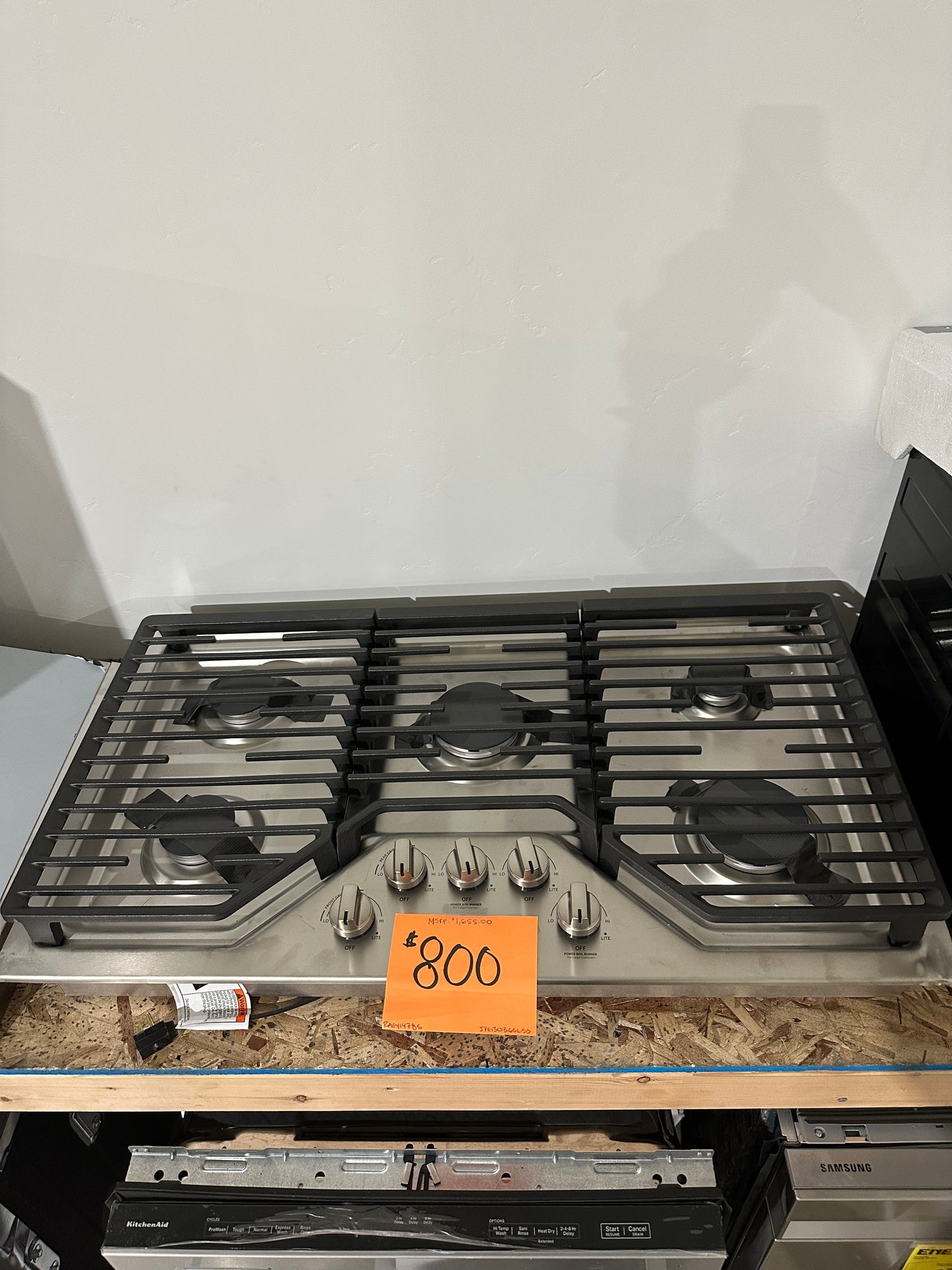 GE - 36" Built-In Gas Cooktop - Stainless steel Model:JGP3036SLSS RAG11478S