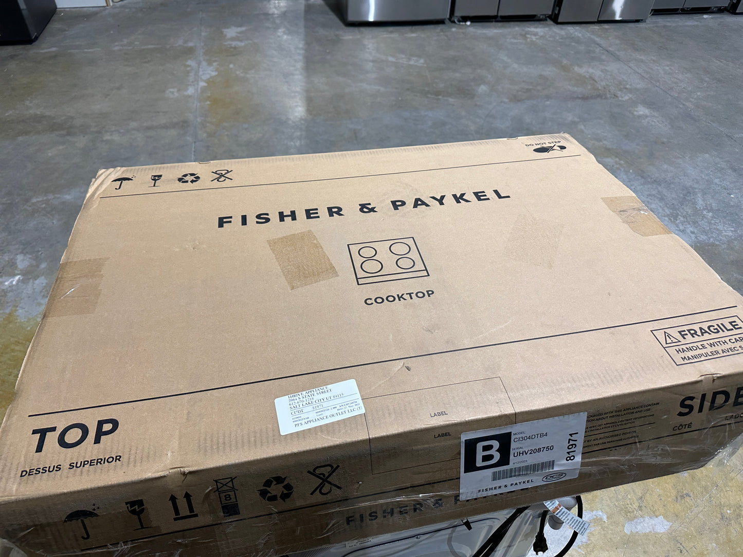 Fisher & Paykel - 30 Inch 4 Zone Induction Cooktop - Black Model:CI304DTB4 RAG11498S