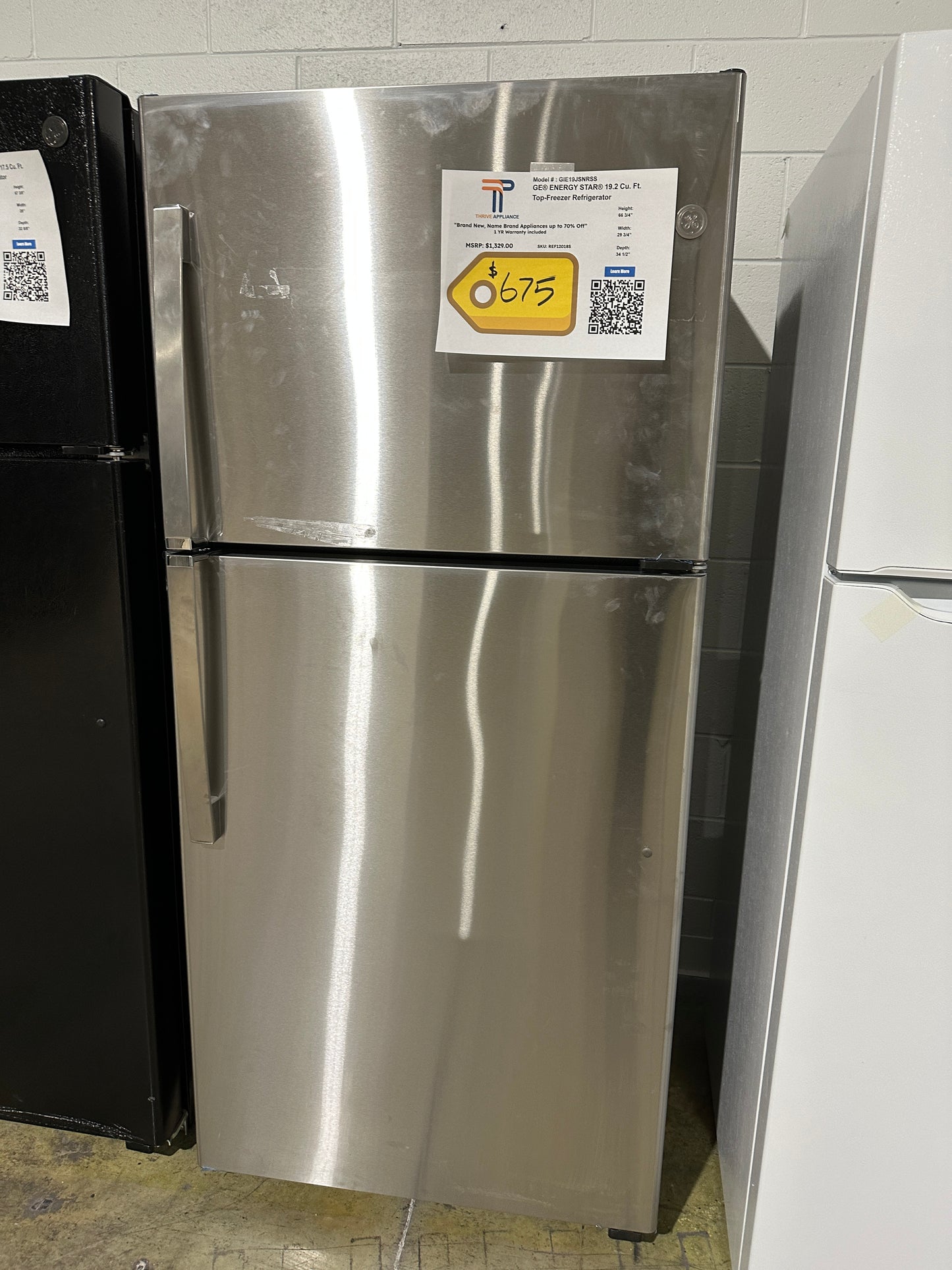 GE - 19.2 Cu. Ft. Top-Freezer Refrigerator - Stainless steel Model:GIE19JSNRSS REF12018s