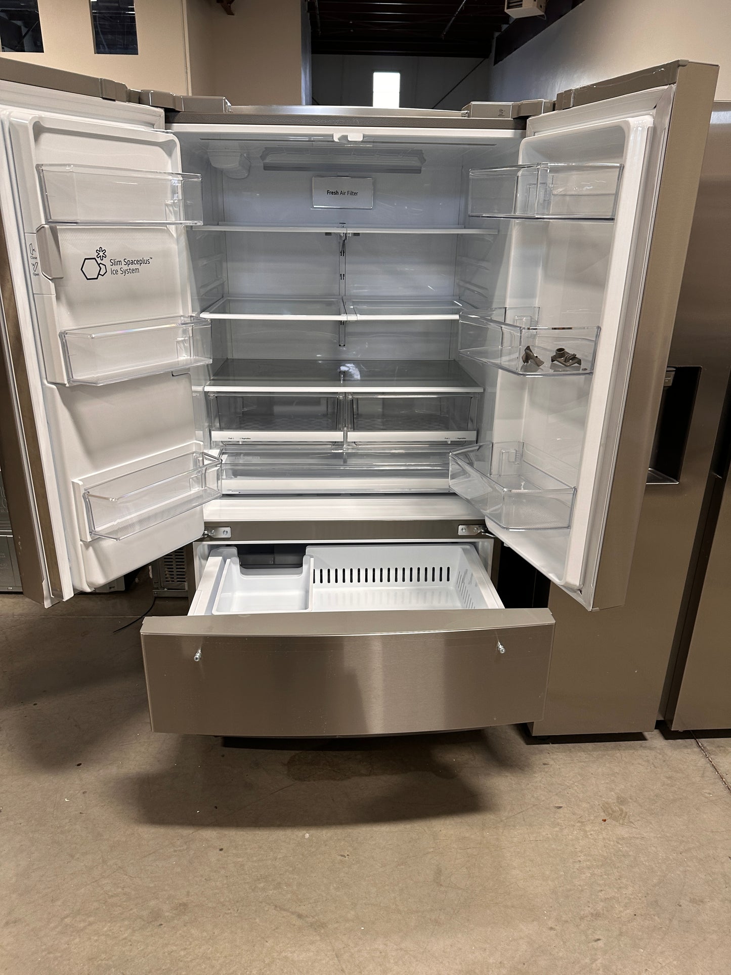 30.8 CU FT LG SIGNATURE SMART REFRIGERATOR - REF12048S URNTS3106N