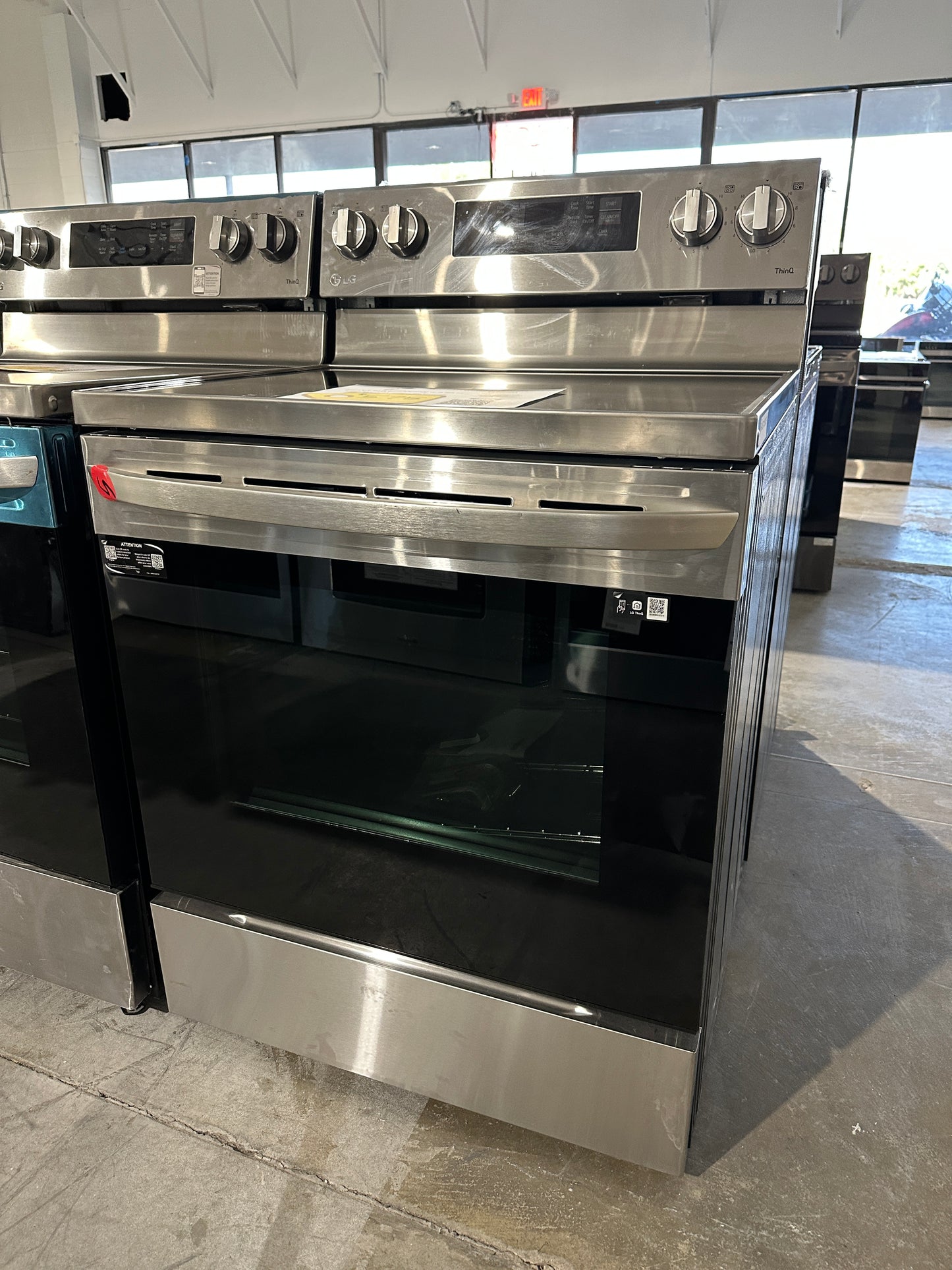 GREAT NEW LG ELECTRIC CONVECTION RANGE Model:LREL6323S RAG11500S