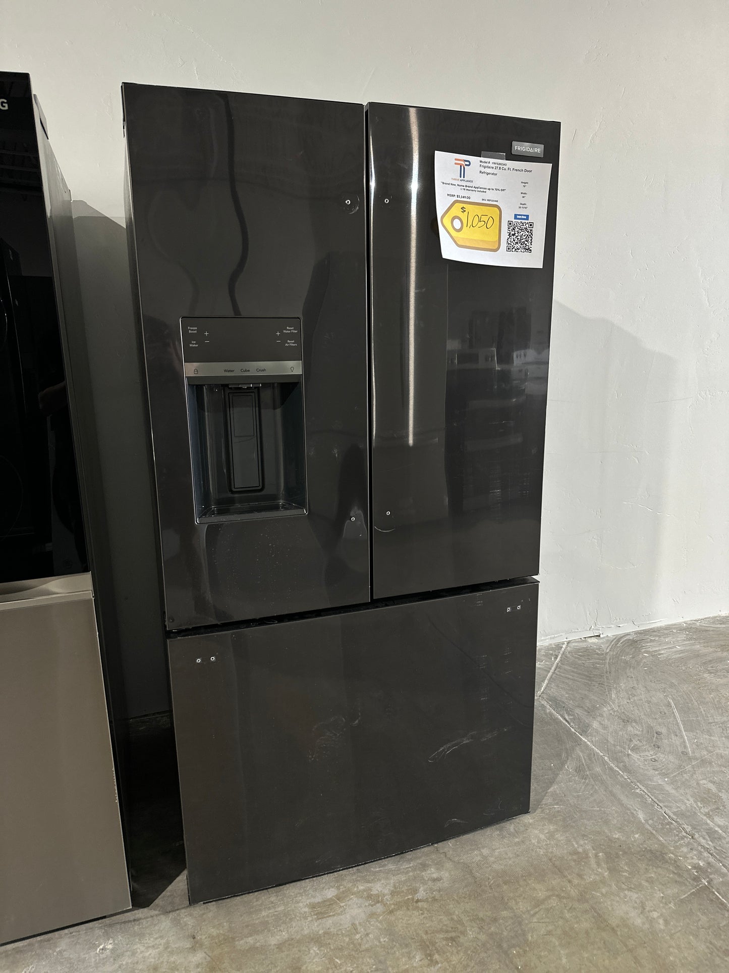 Frigidaire - 27.8 Cu. Ft. French Door Refrigerator - Black Model:FRFS2823AD REF12146S